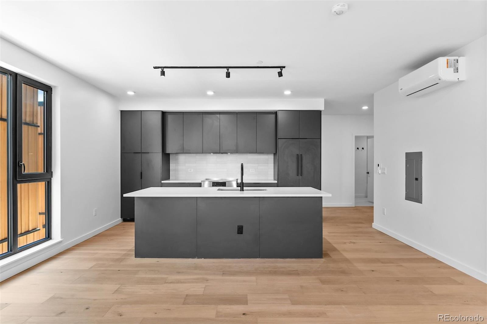 MLS Image #11 for 1601  park avenue,denver, Colorado