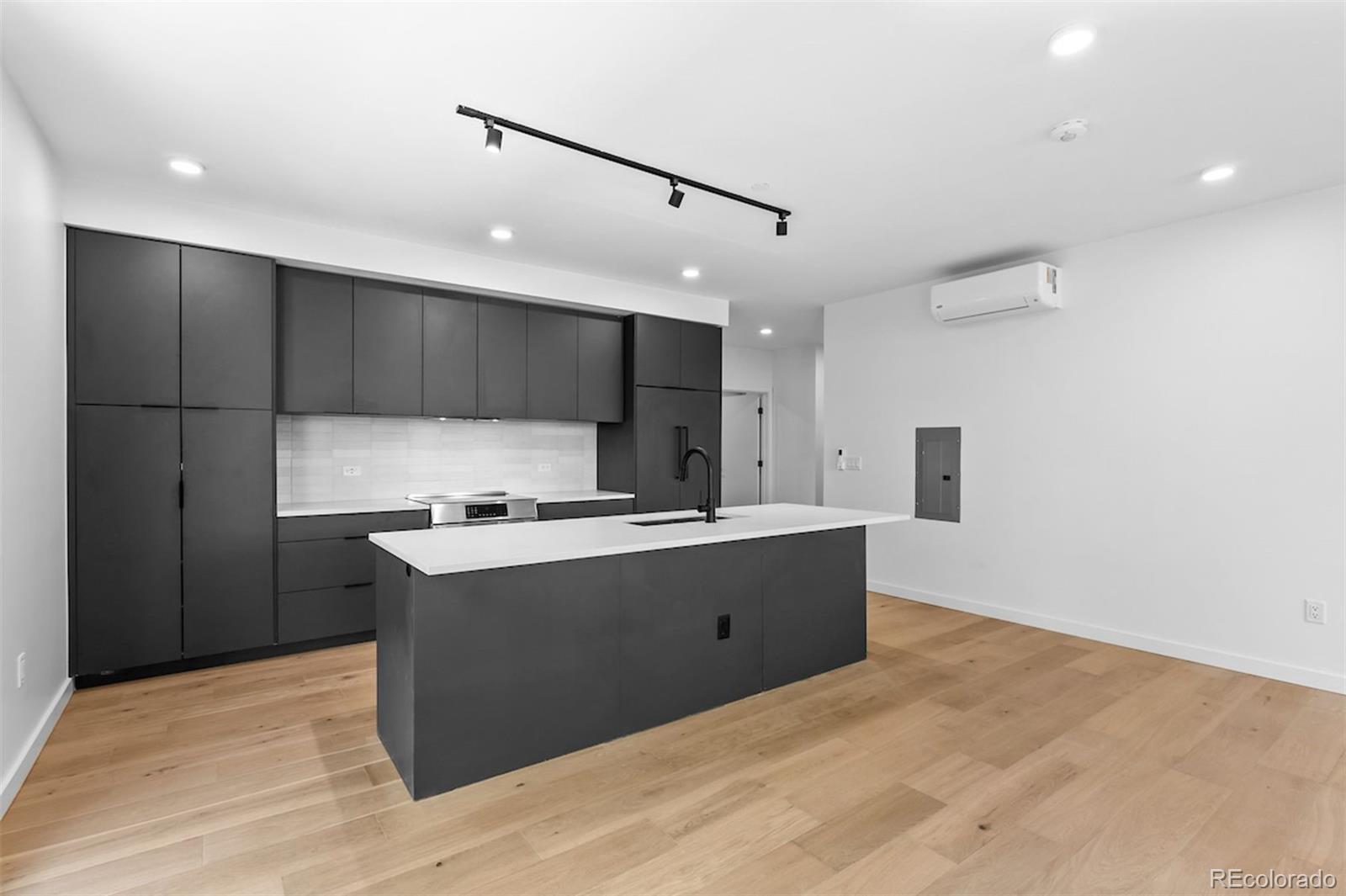 MLS Image #12 for 1601  park avenue,denver, Colorado