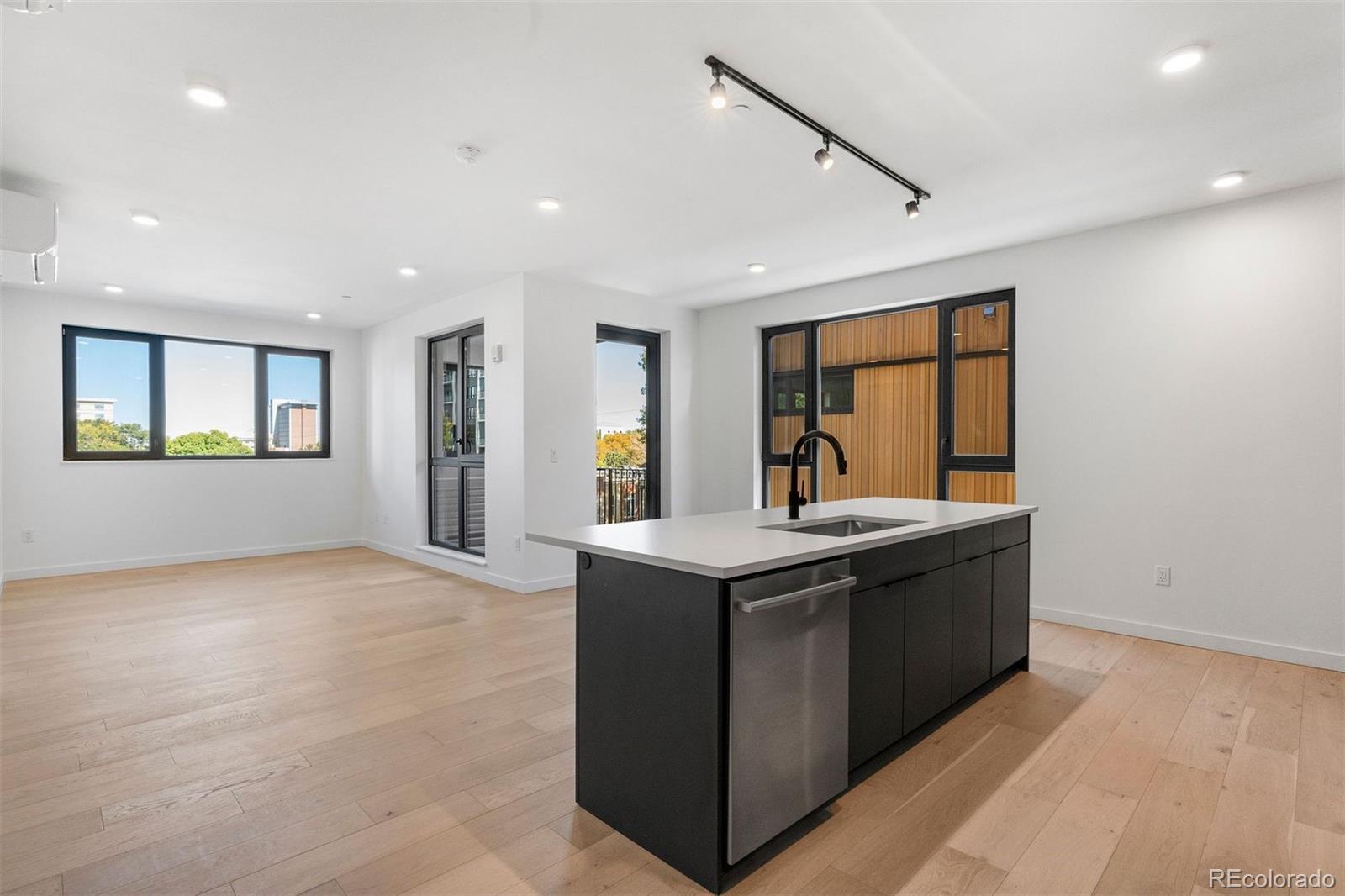 MLS Image #6 for 1601  park avenue,denver, Colorado