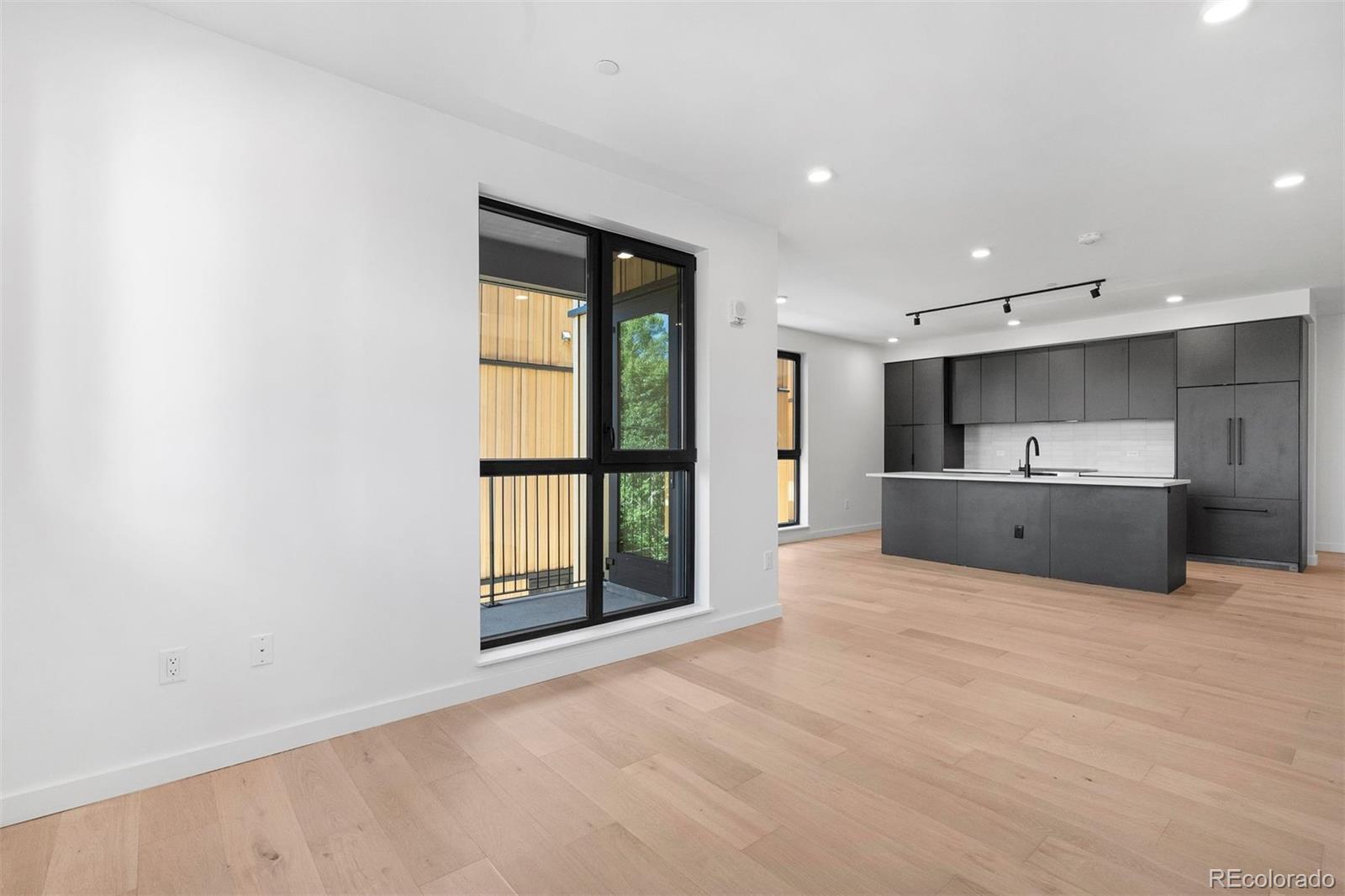 MLS Image #8 for 1601  park avenue,denver, Colorado