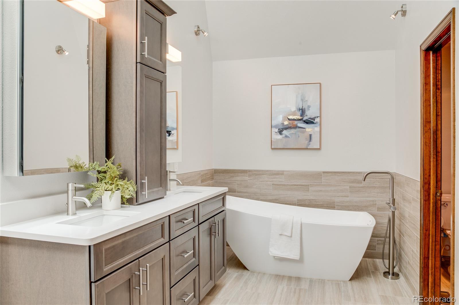 MLS Image #11 for 6054 s akron way,greenwood village, Colorado