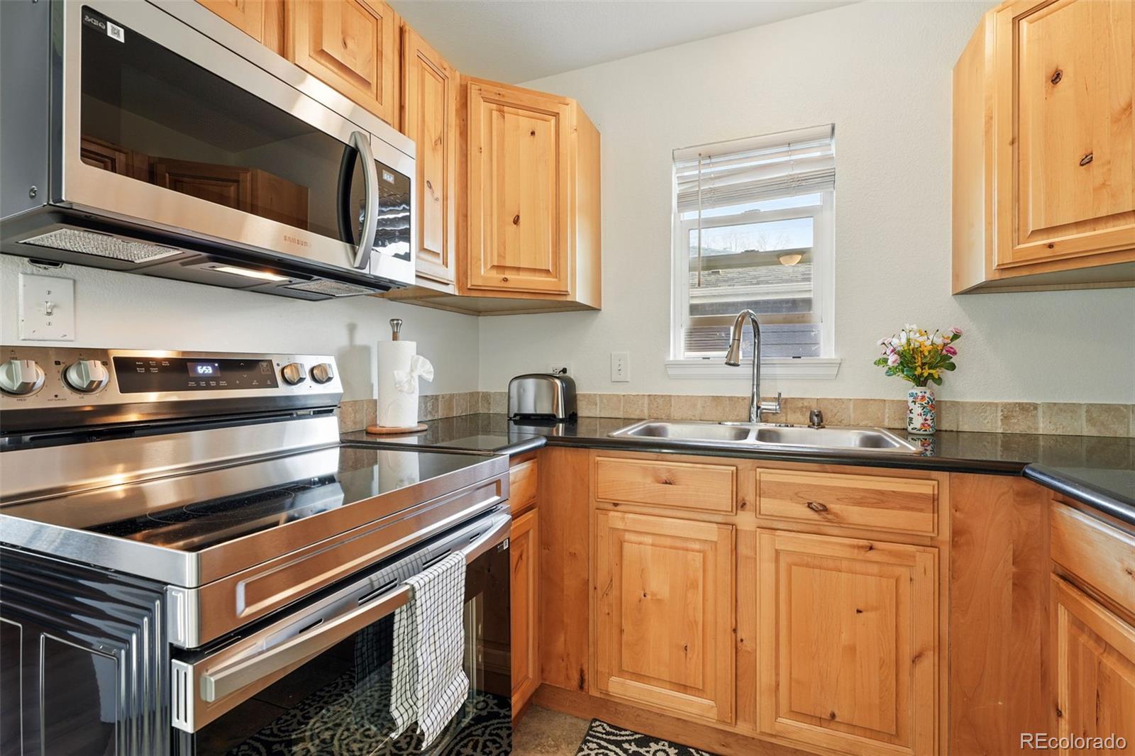MLS Image #15 for 1711  spruce street,denver, Colorado