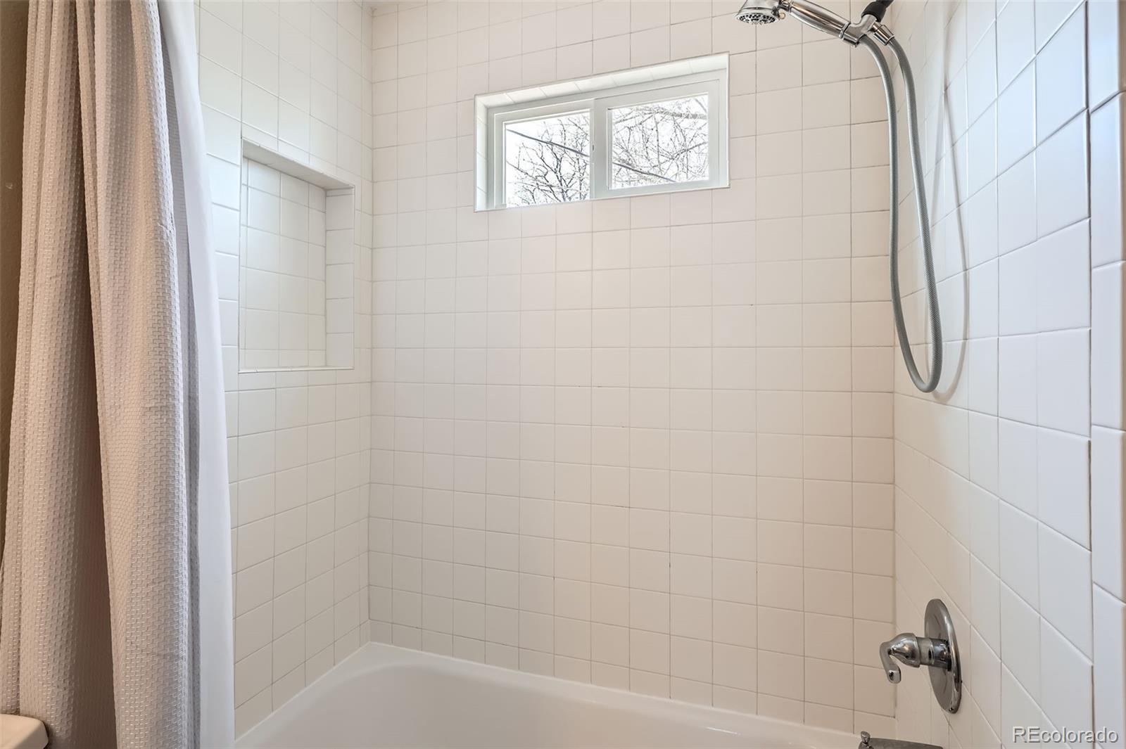 MLS Image #15 for 1559 s quieto court,denver, Colorado