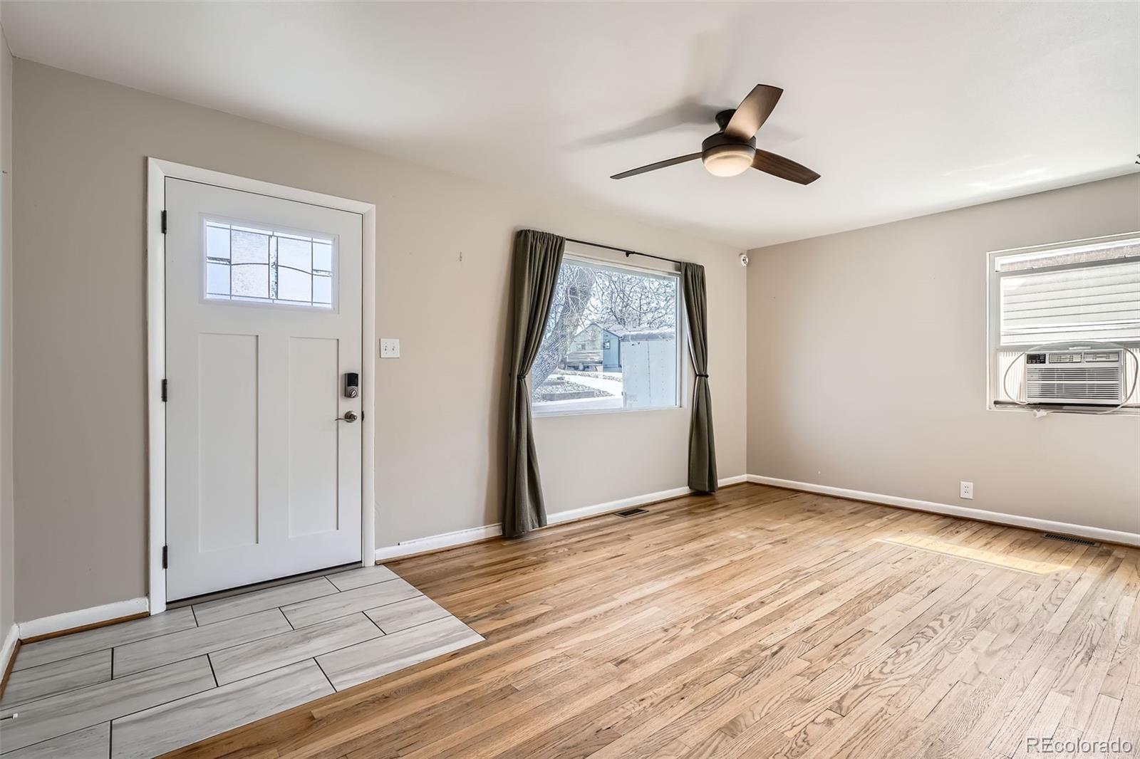 MLS Image #4 for 1559 s quieto court,denver, Colorado