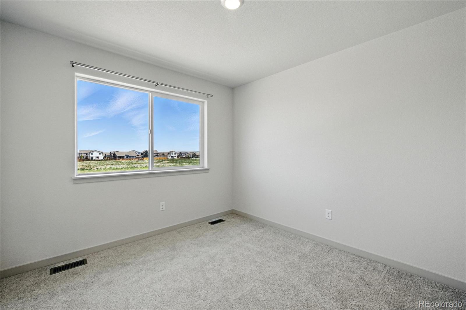 MLS Image #9 for 260 e 4th street,berthoud, Colorado