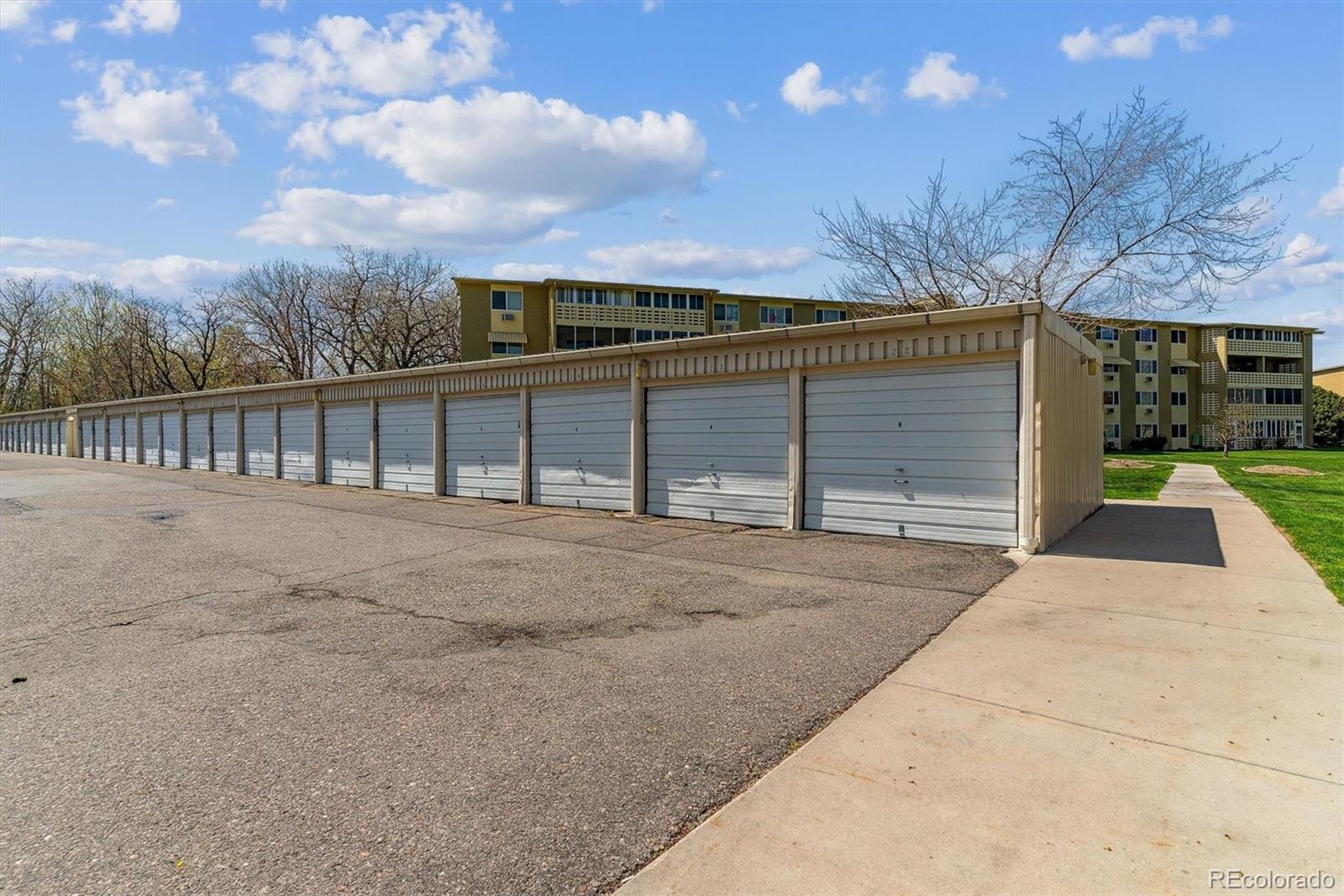 MLS Image #15 for 635 s alton way,denver, Colorado
