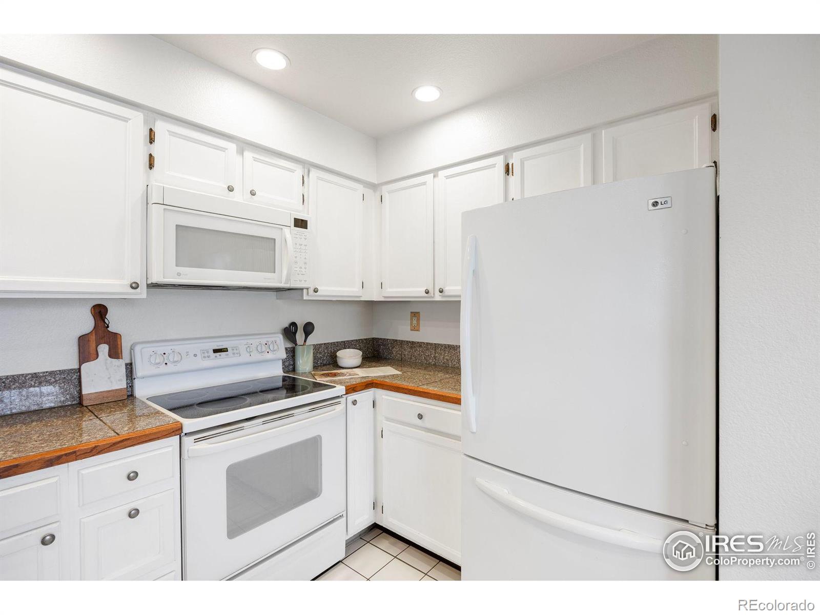 MLS Image #5 for 4819  white rock circle,boulder, Colorado