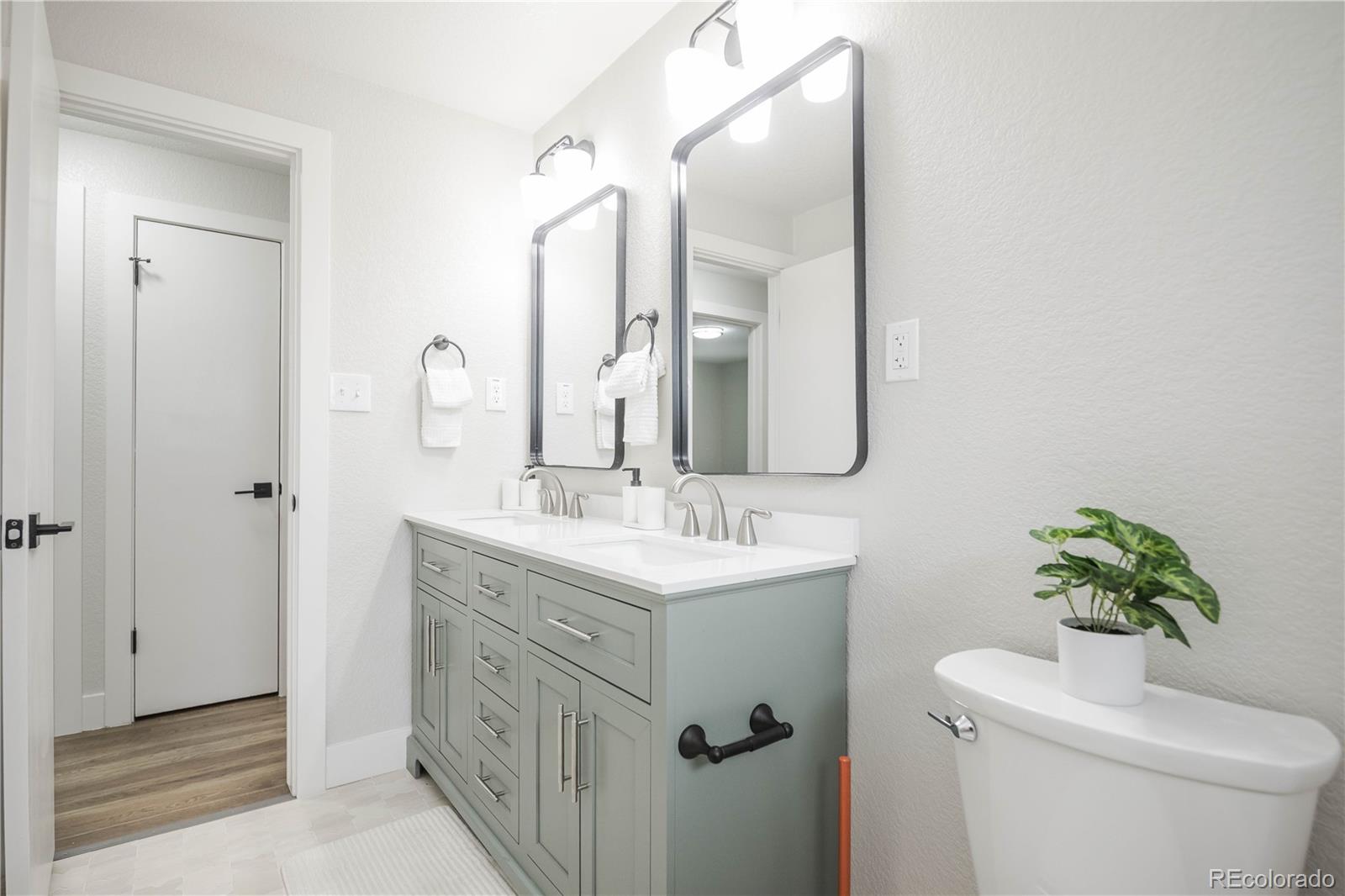 MLS Image #15 for 320 s jersey street,denver, Colorado