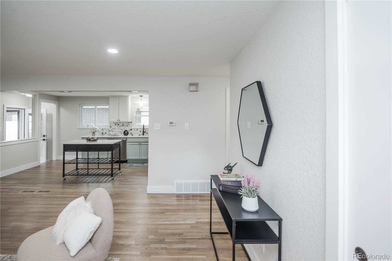 MLS Image #2 for 320 s jersey street,denver, Colorado