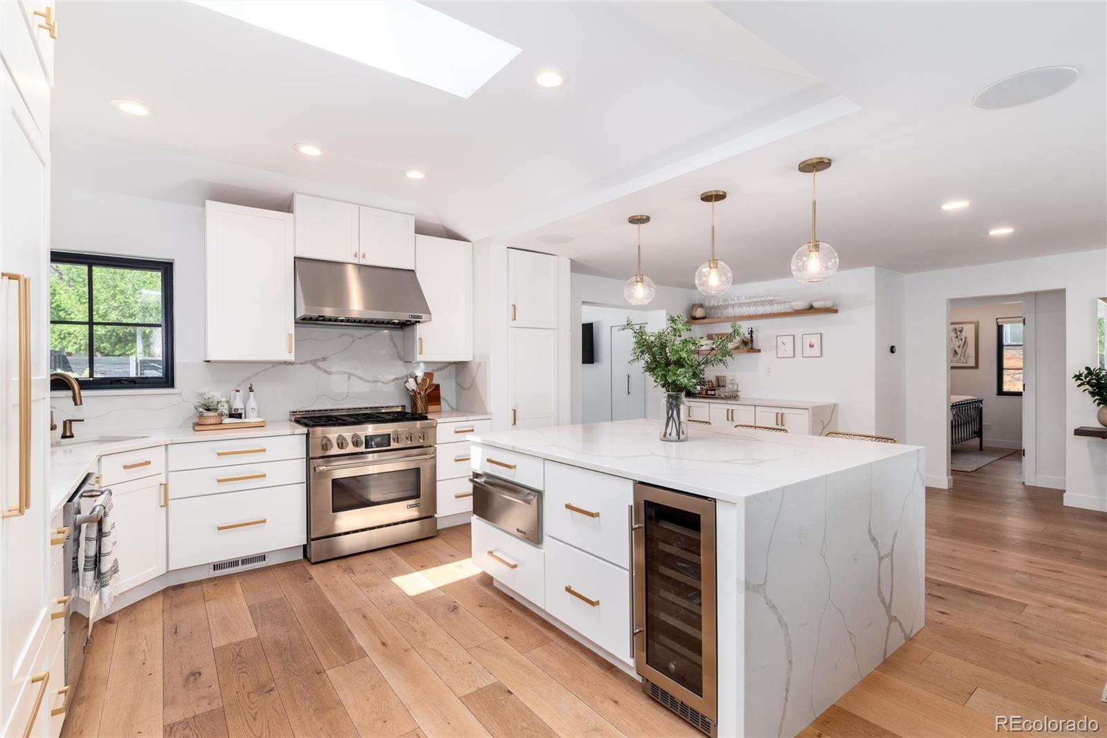 MLS Image #2 for 1065 s monroe street,denver, Colorado