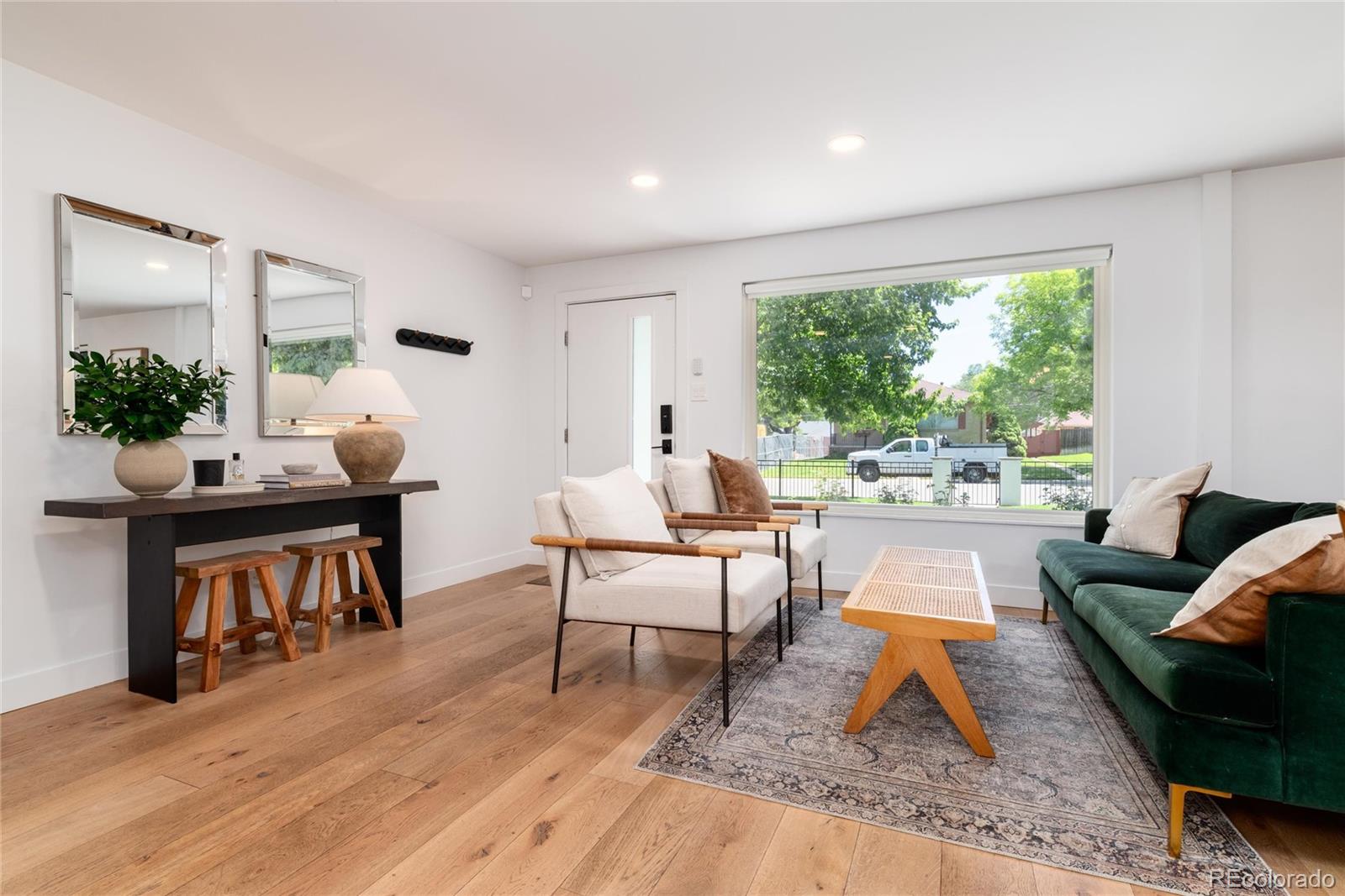 MLS Image #4 for 1065 s monroe street,denver, Colorado