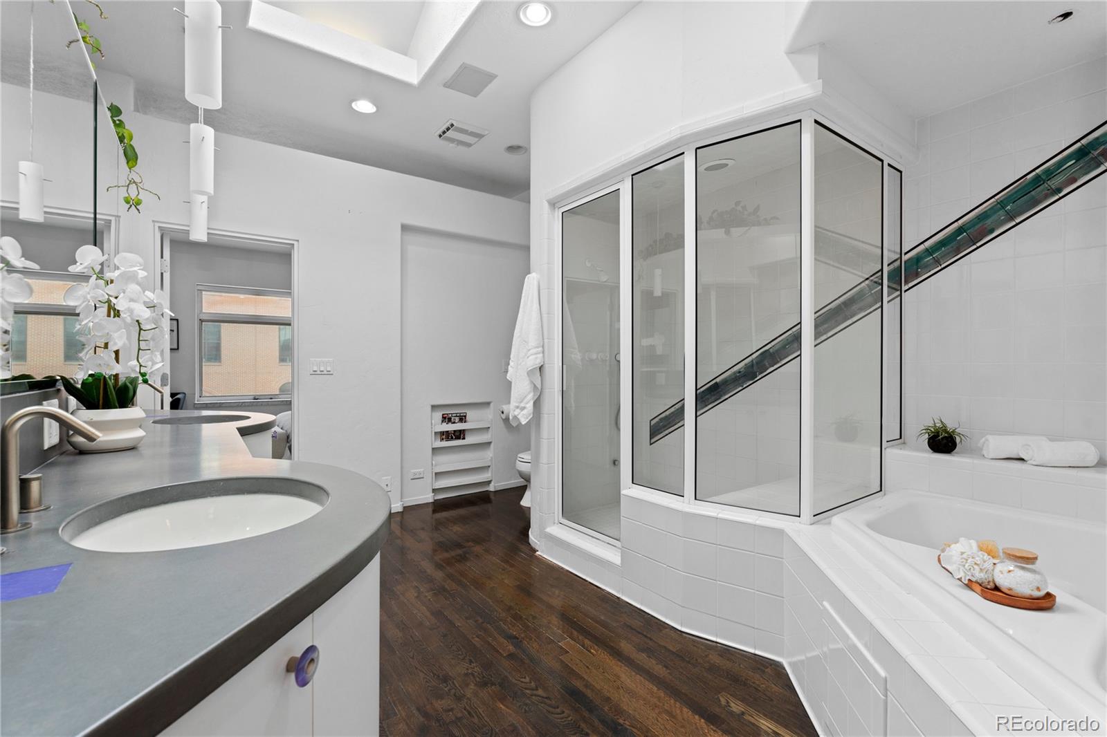MLS Image #31 for 1940  blake street 300,denver, Colorado