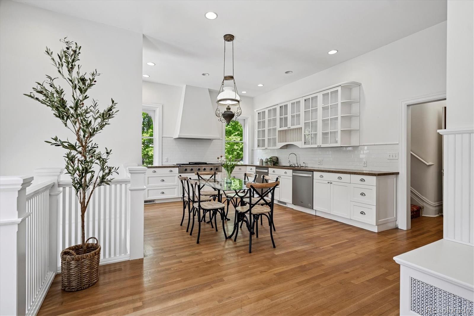 MLS Image #16 for 685 n emerson street,denver, Colorado