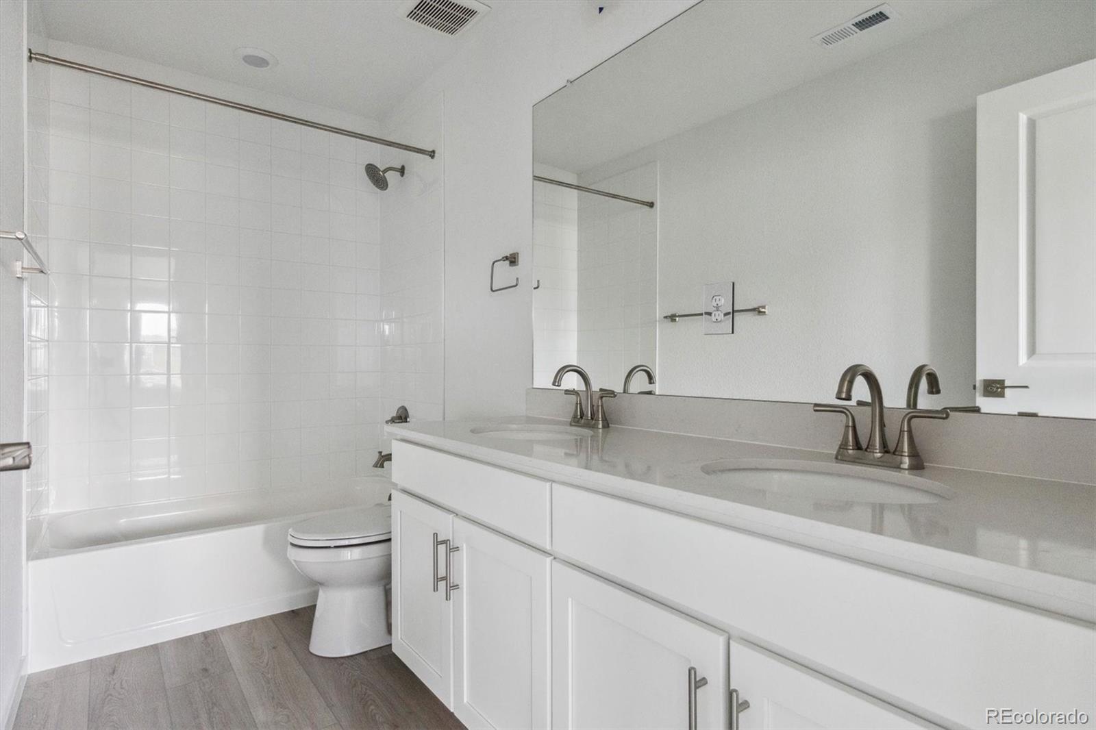 MLS Image #12 for 25273 e warren place,aurora, Colorado