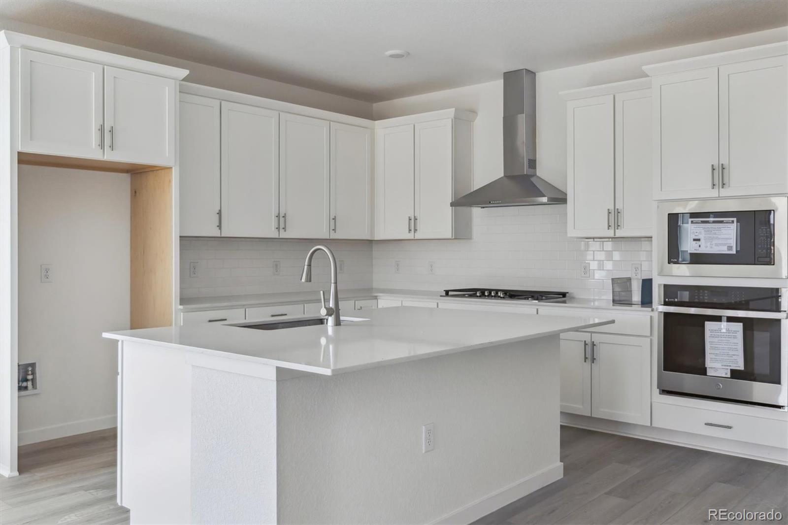 MLS Image #4 for 25204 e warren place,aurora, Colorado