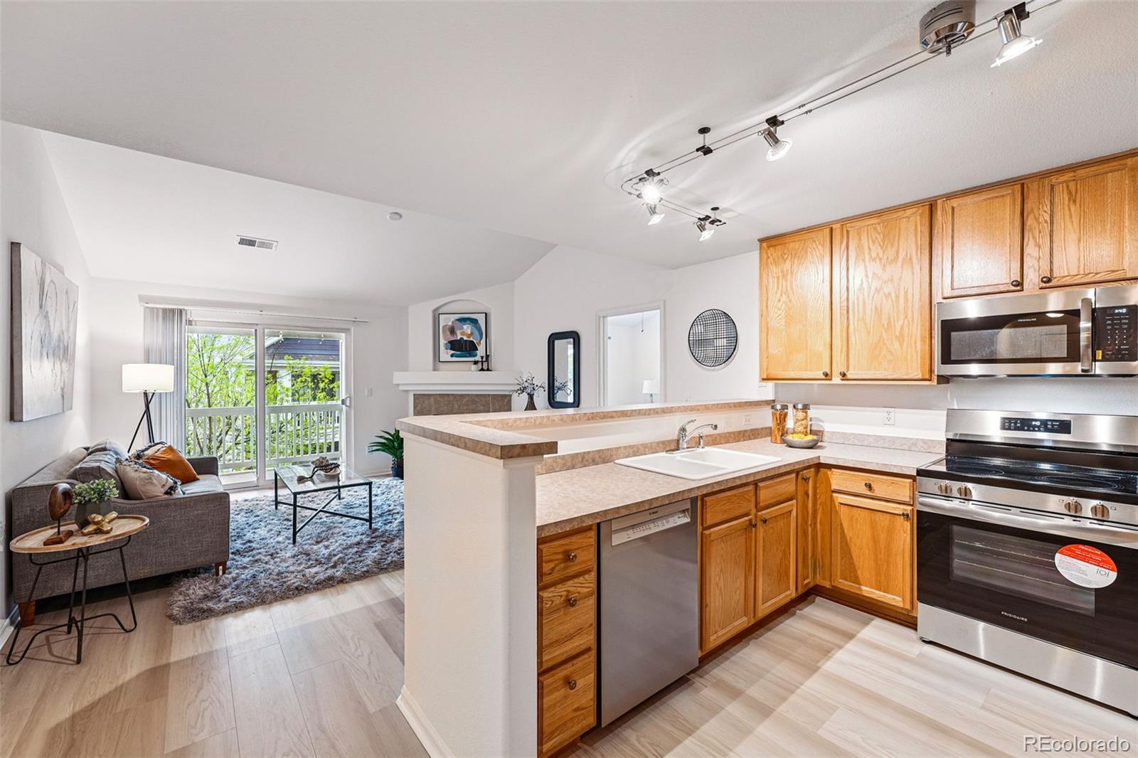 MLS Image #15 for 8200 e 8th avenue,denver, Colorado