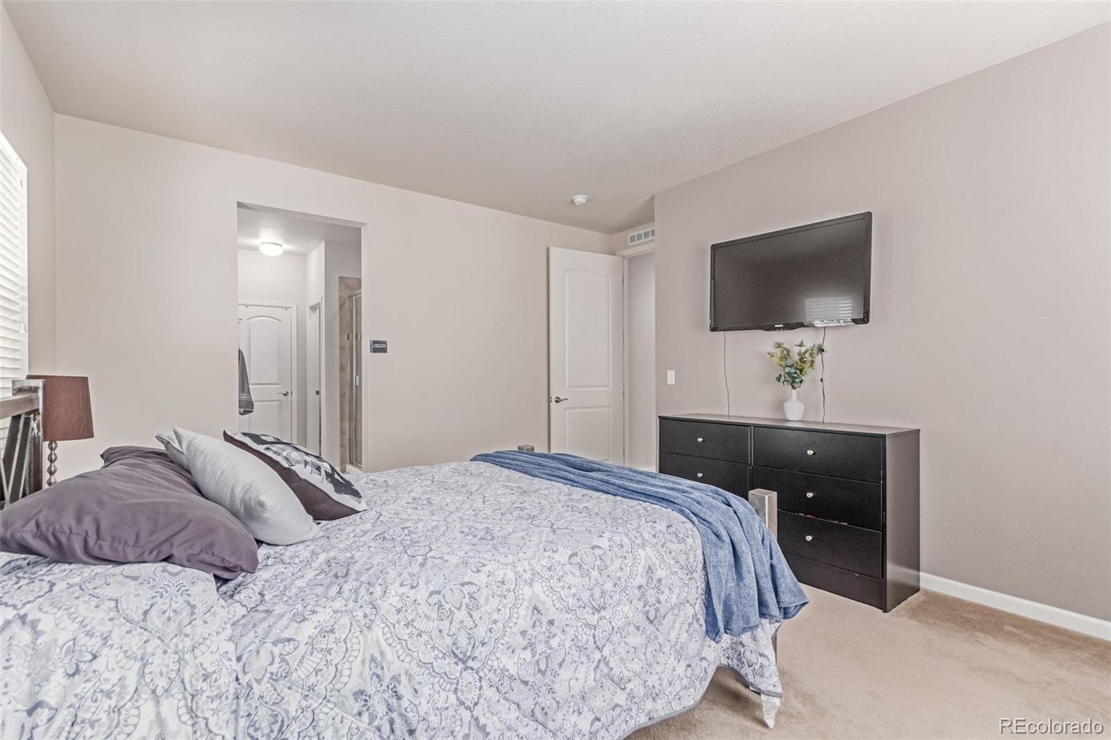 MLS Image #14 for 24043 e florida avenue,aurora, Colorado