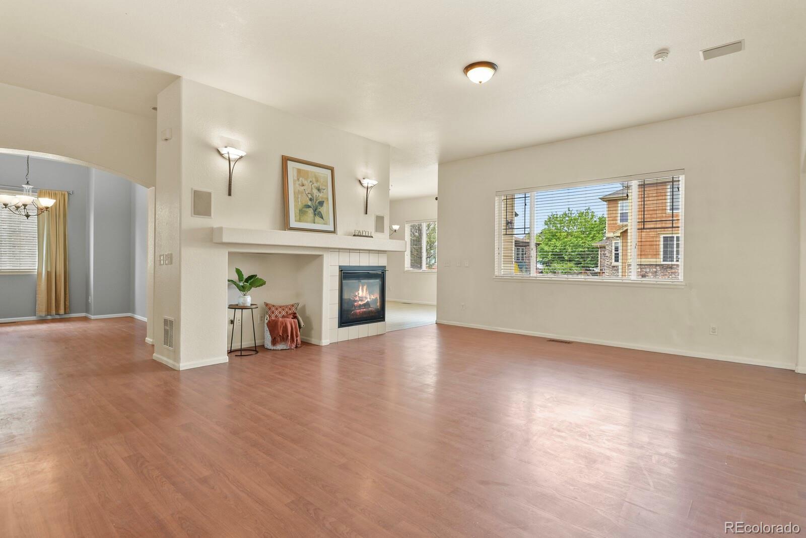 MLS Image #5 for 297 n coolidge way,aurora, Colorado