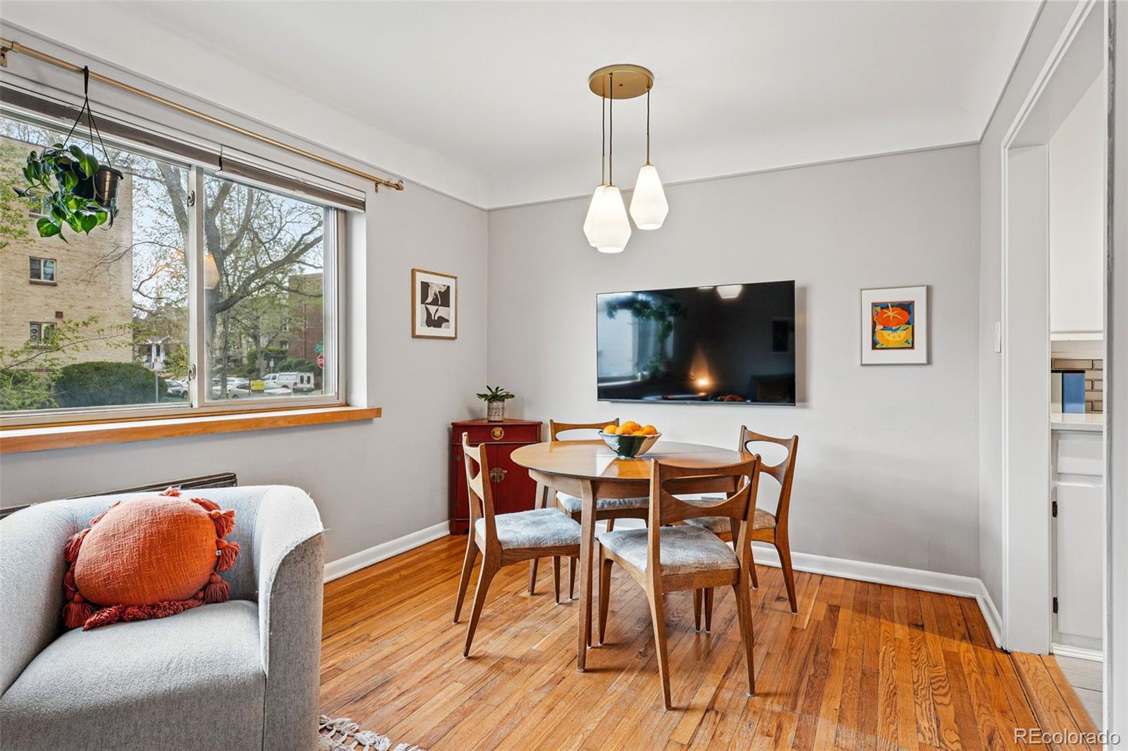 MLS Image #10 for 1175 n emerson street,denver, Colorado