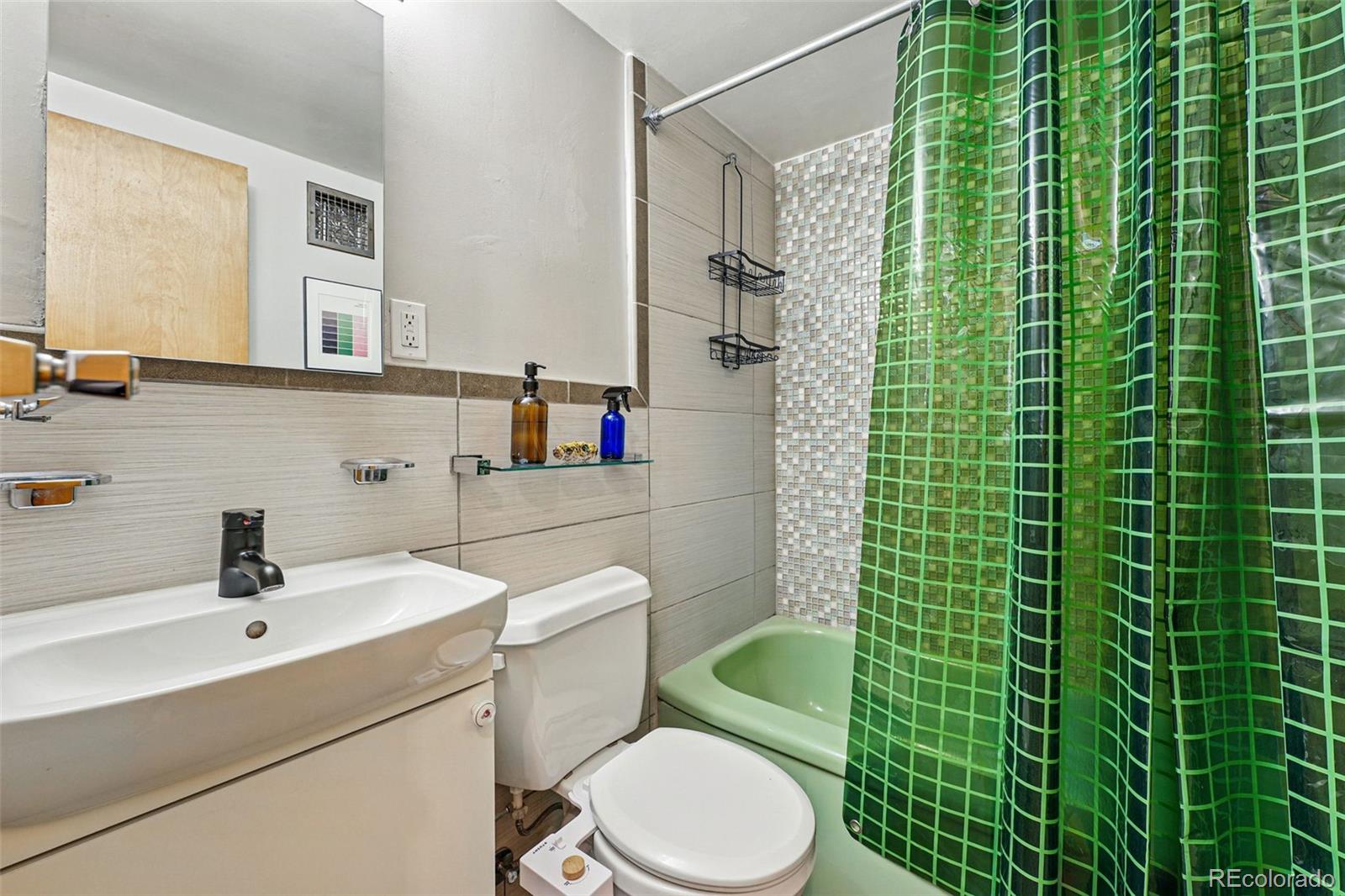 MLS Image #18 for 1175 n emerson street,denver, Colorado