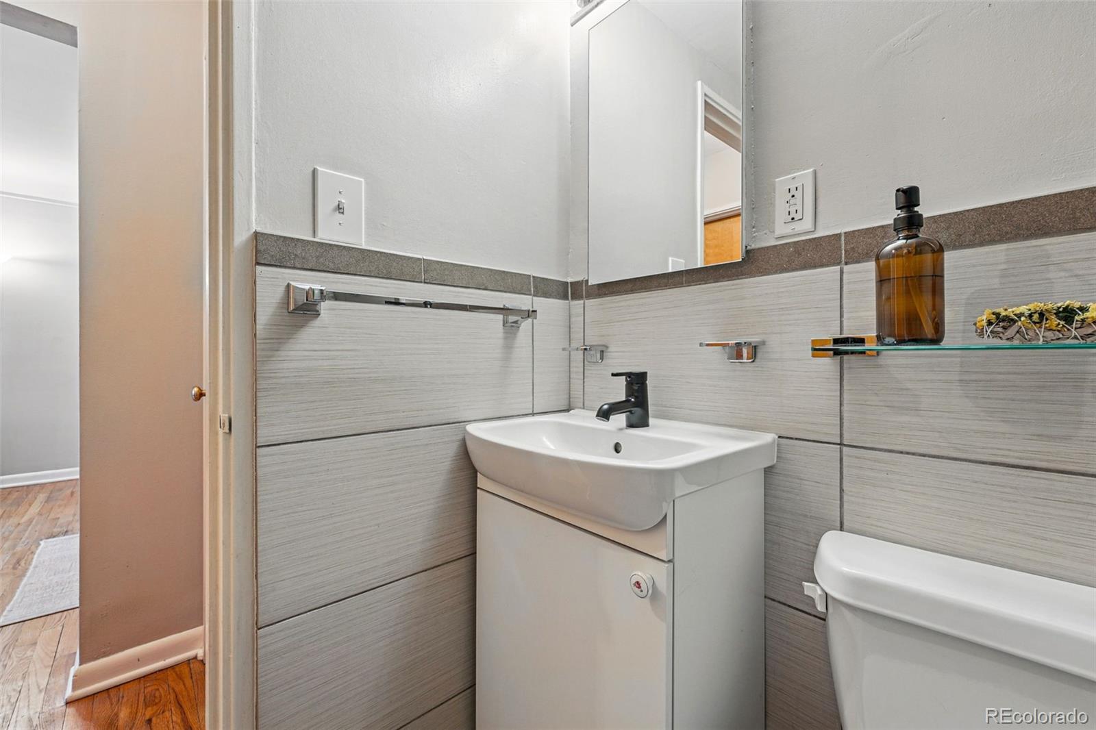 MLS Image #20 for 1175 n emerson street,denver, Colorado