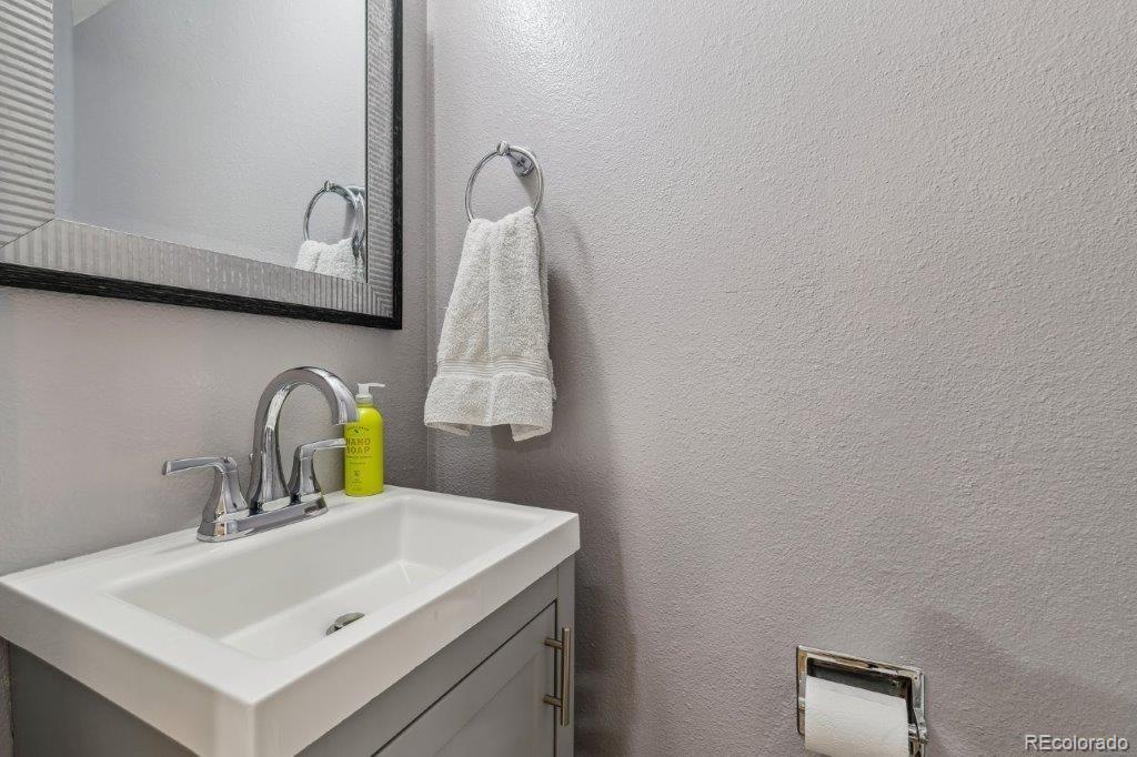 MLS Image #12 for 9195 e lehigh avenue,denver, Colorado