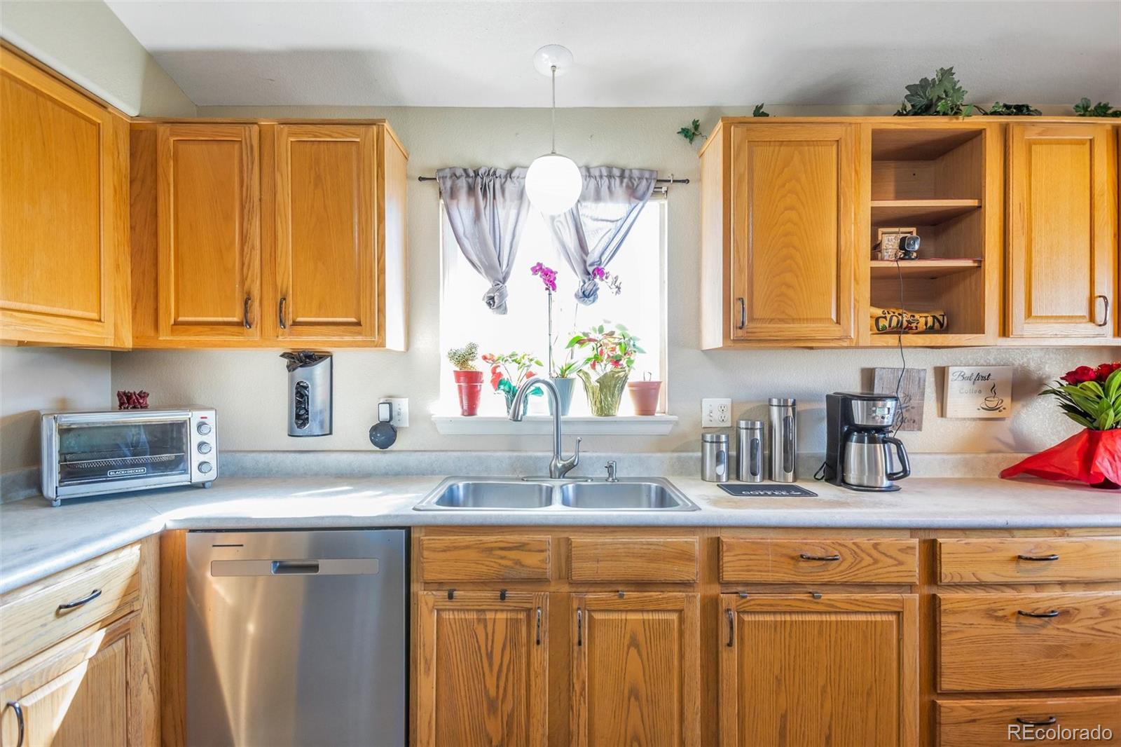 MLS Image #3 for 5106  eagle court,denver, Colorado
