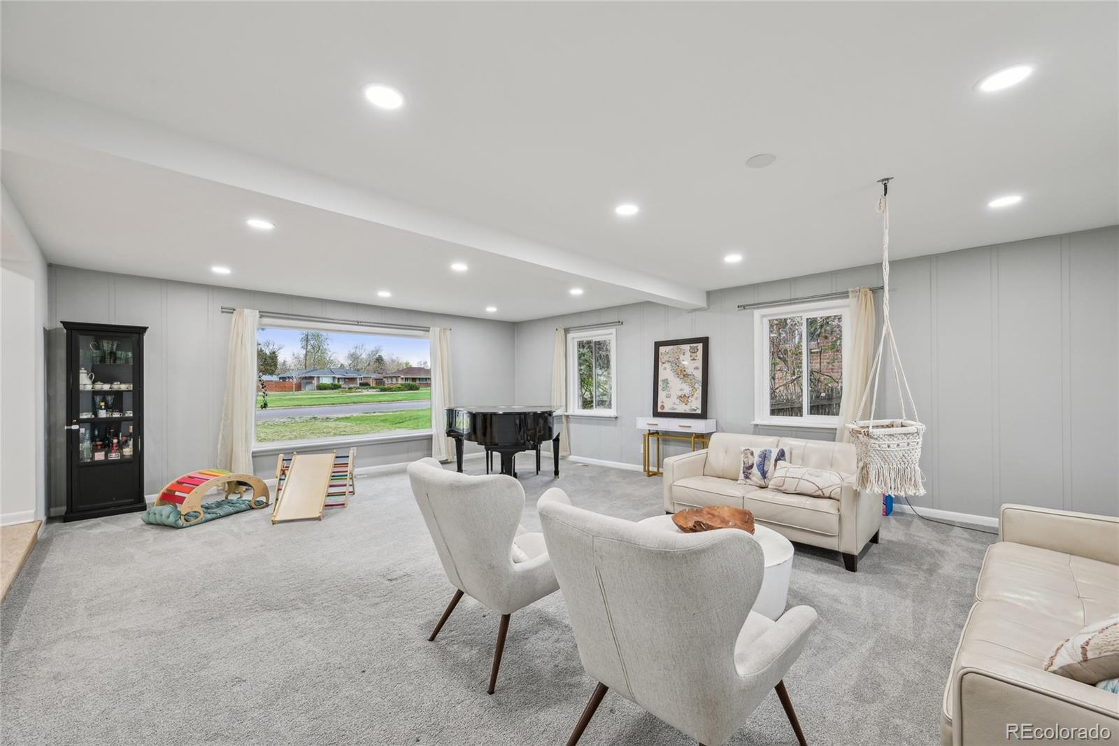 MLS Image #14 for 3285 n monaco parkway,denver, Colorado