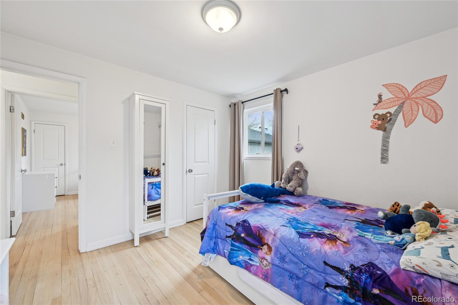 MLS Image #20 for 3285 n monaco parkway,denver, Colorado