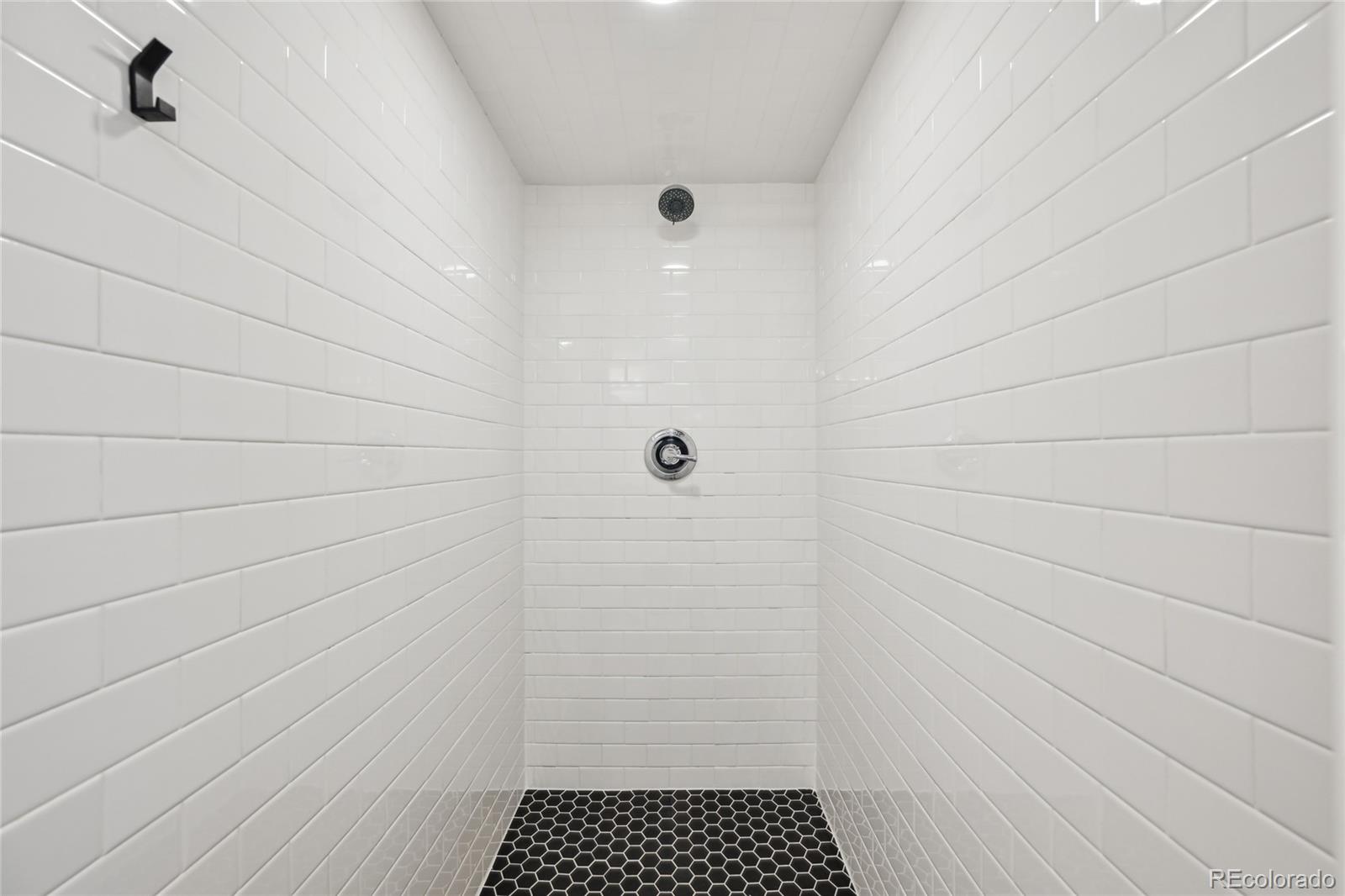 MLS Image #29 for 3285 n monaco parkway,denver, Colorado