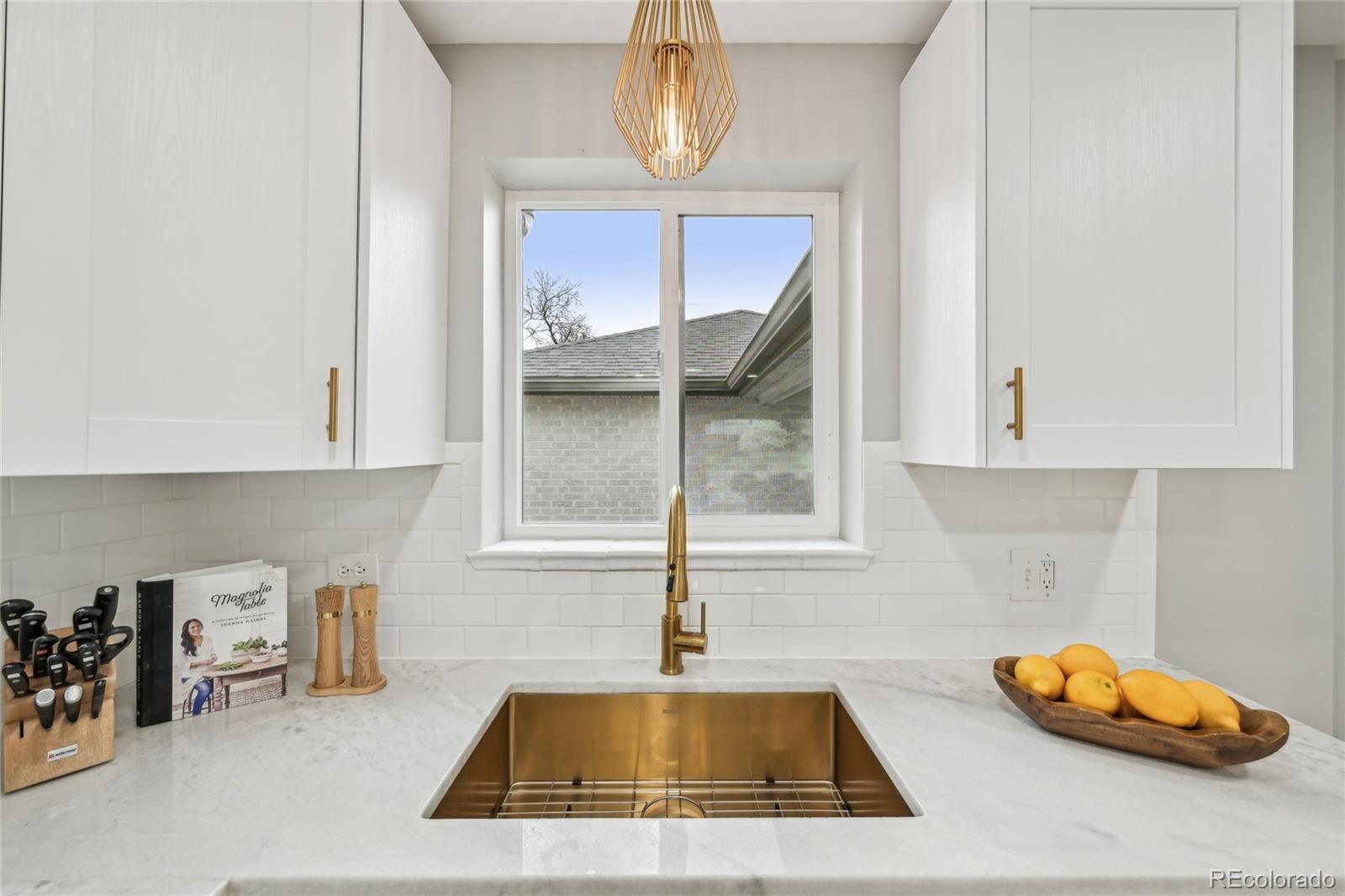 MLS Image #3 for 3285 n monaco parkway,denver, Colorado