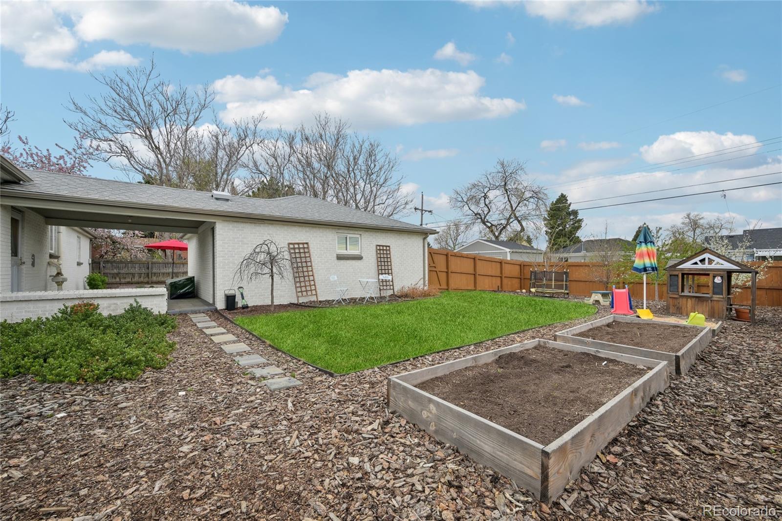 MLS Image #39 for 3285 n monaco parkway,denver, Colorado