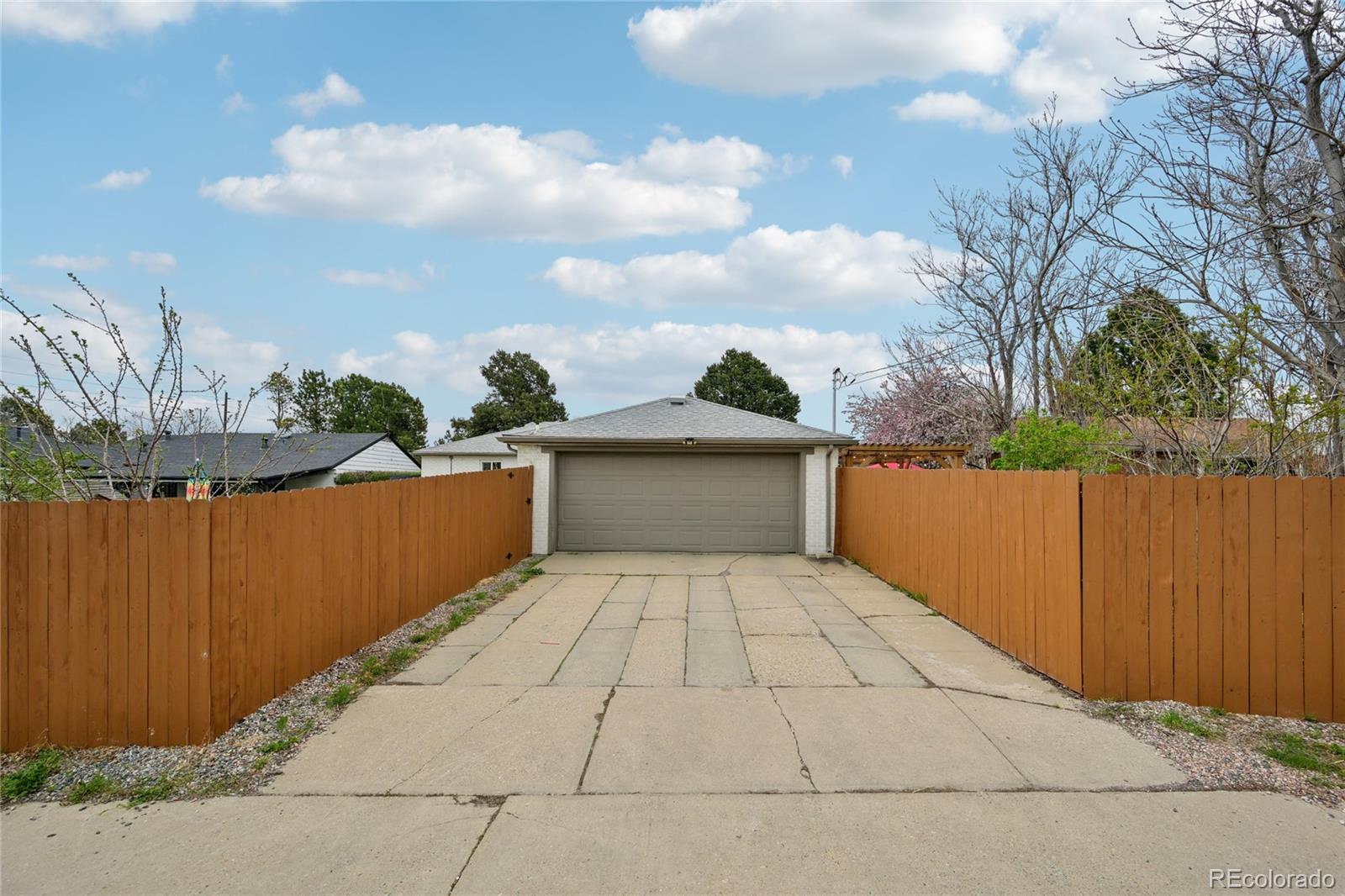 MLS Image #42 for 3285 n monaco parkway,denver, Colorado