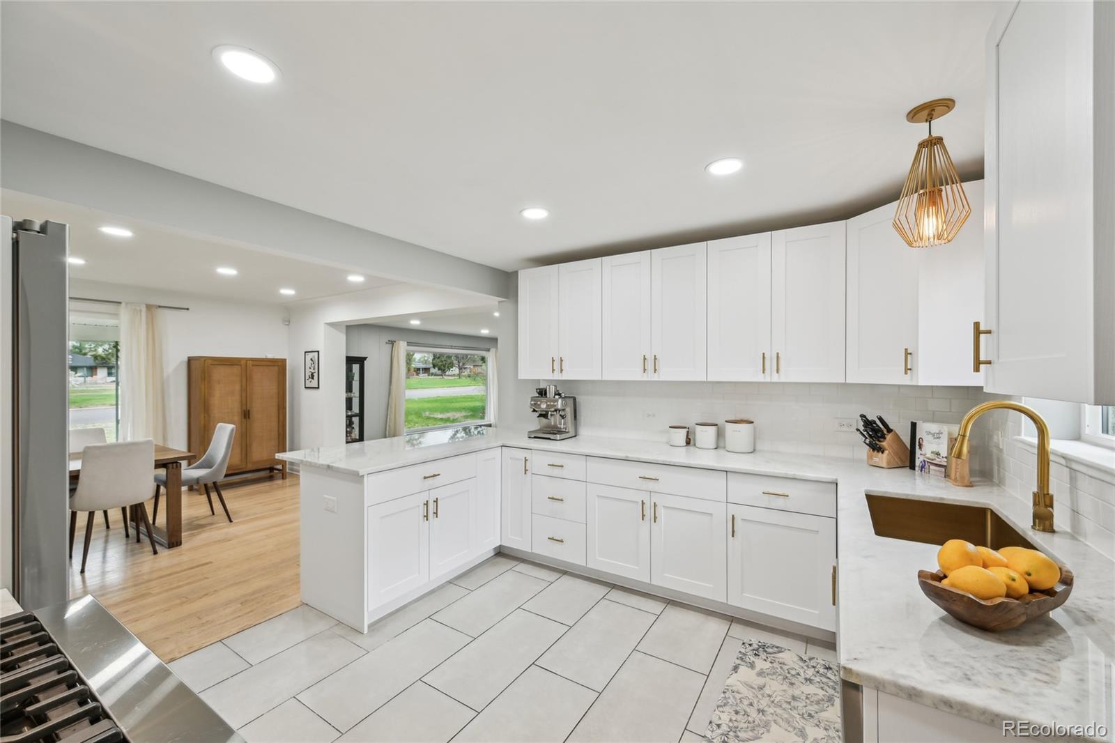 MLS Image #5 for 3285 n monaco parkway,denver, Colorado
