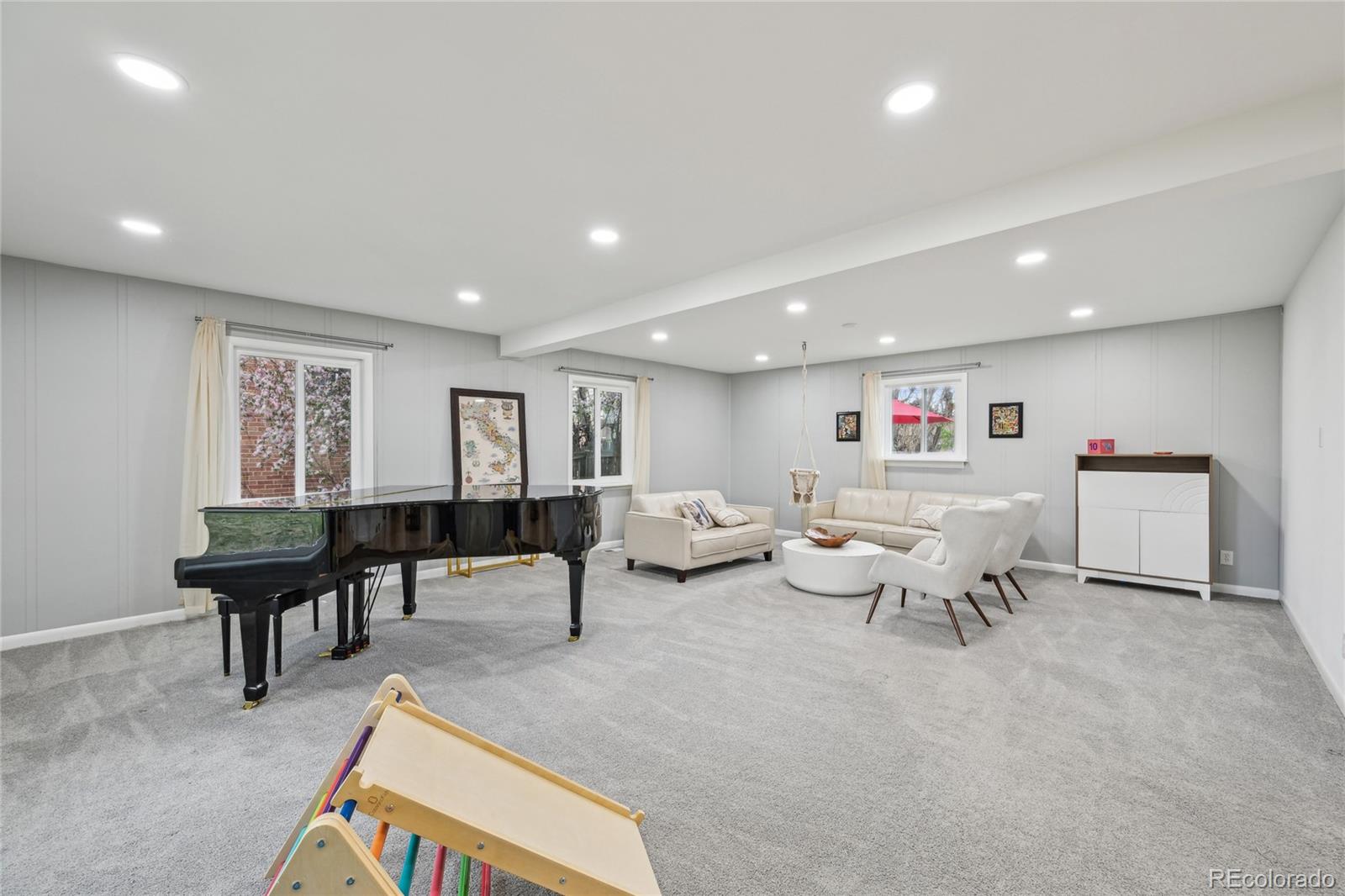 MLS Image #7 for 3285 n monaco parkway,denver, Colorado