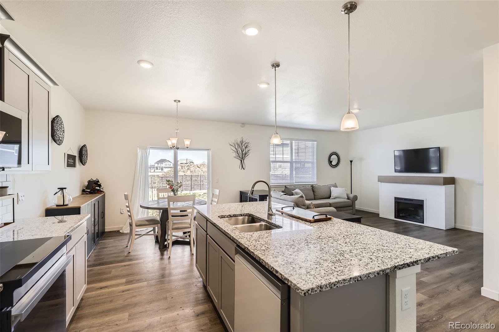 MLS Image #10 for 27425 e byers place,aurora, Colorado