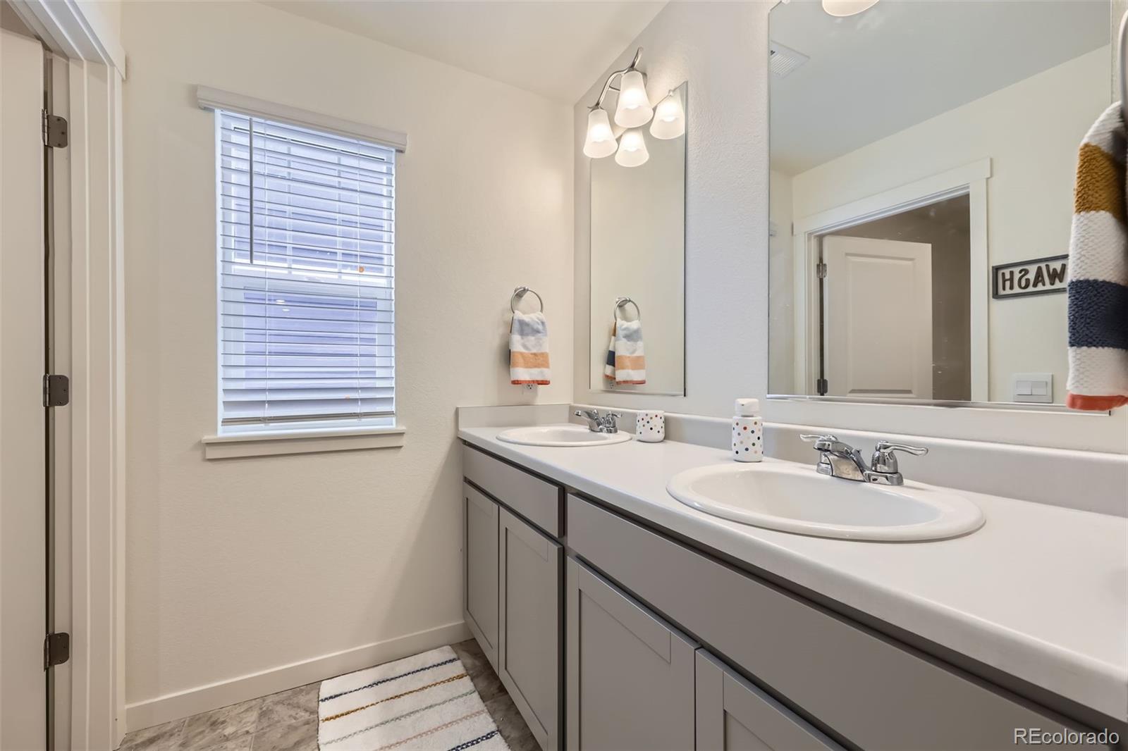 MLS Image #21 for 27425 e byers place,aurora, Colorado