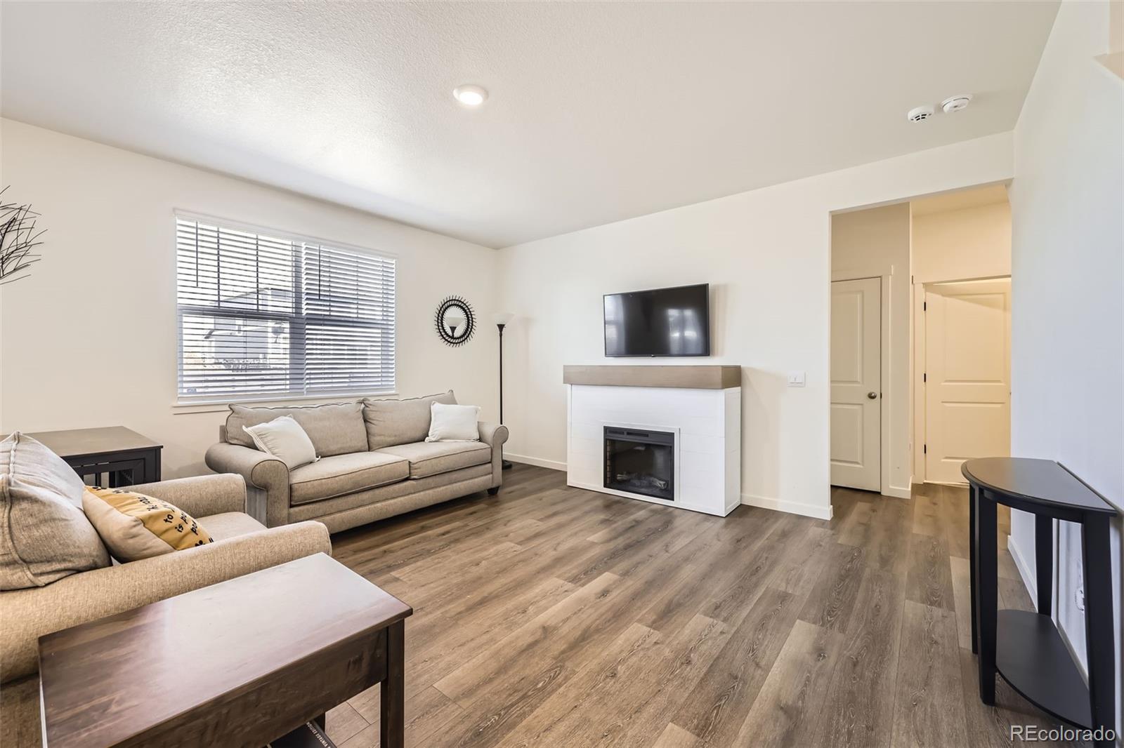 MLS Image #4 for 27425 e byers place,aurora, Colorado