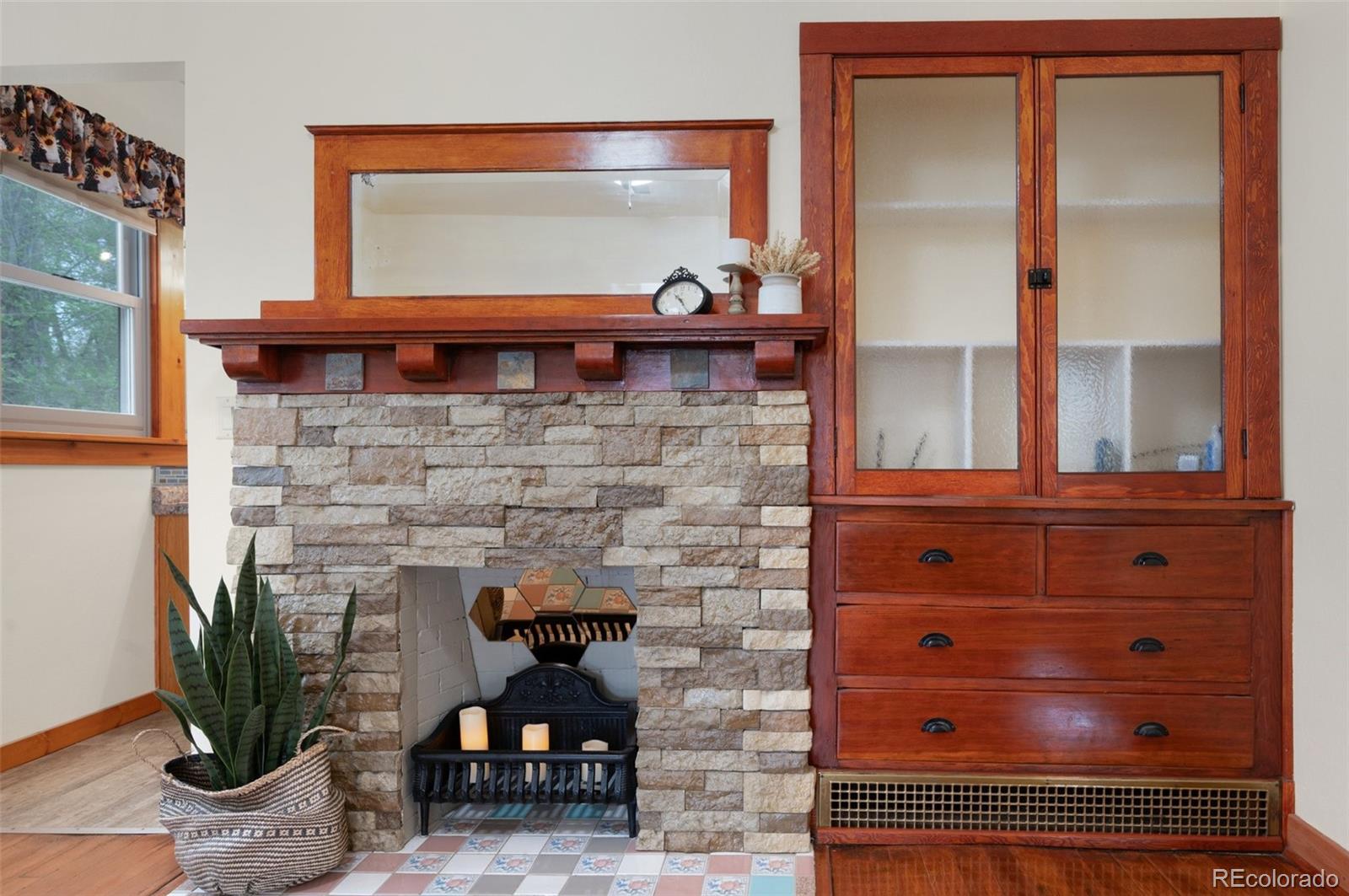 MLS Image #12 for 439 w san rafael street,colorado springs, Colorado