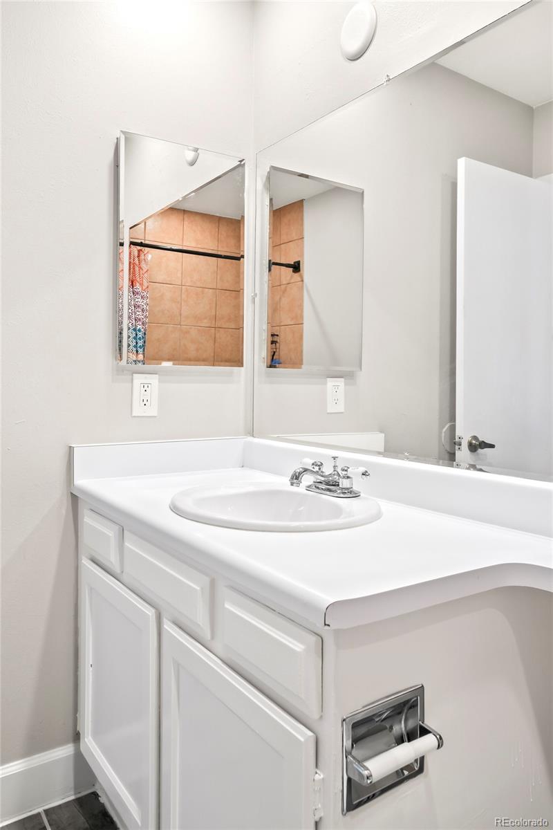 MLS Image #18 for 2610 s vaughn way,aurora, Colorado