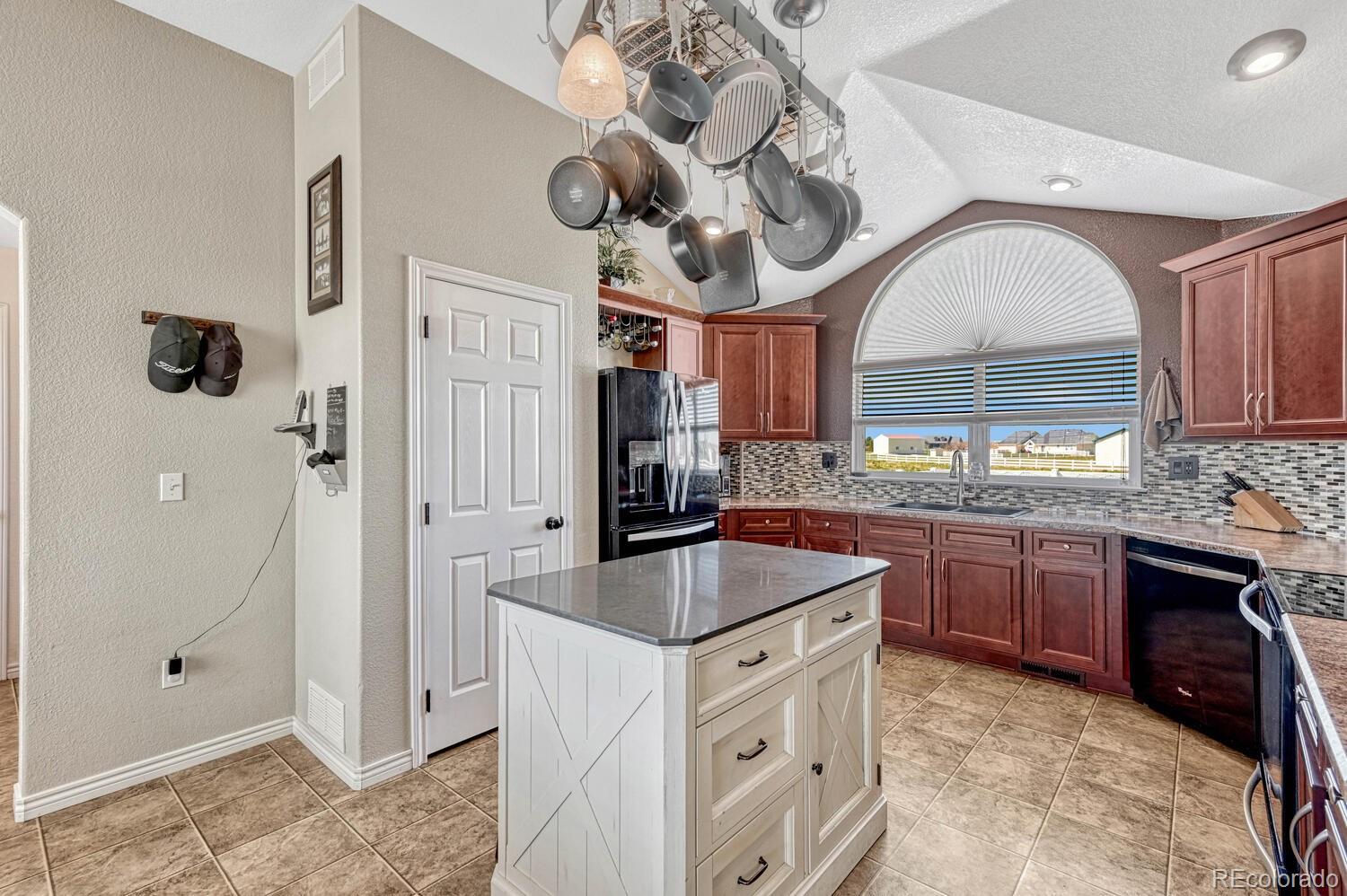 MLS Image #11 for 55610 e 40th avenue,strasburg, Colorado