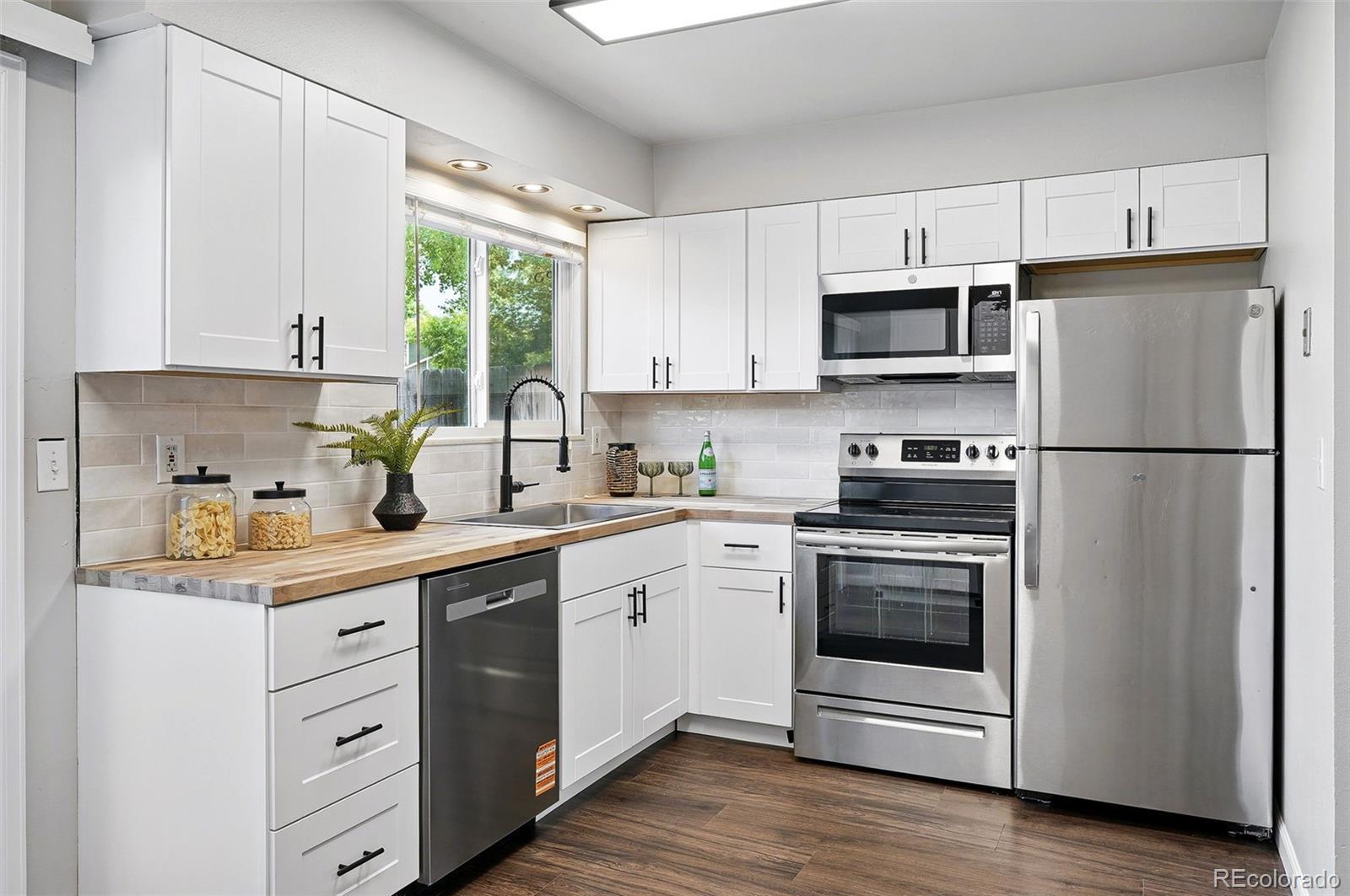 MLS Image #5 for 2113  coronado parkway b,denver, Colorado