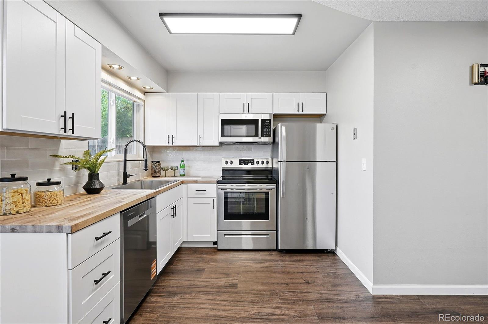 MLS Image #6 for 2113  coronado parkway b,denver, Colorado