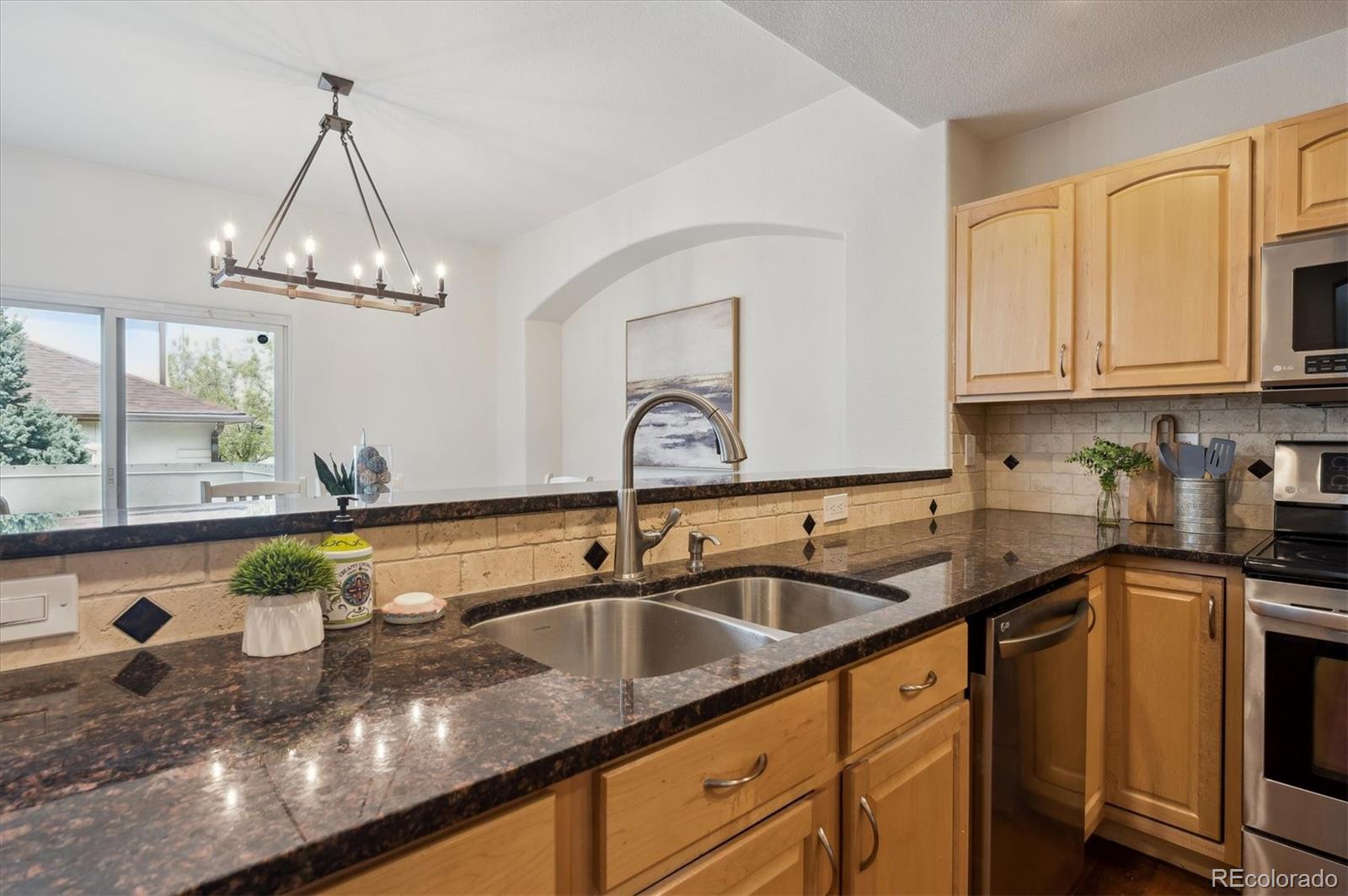 MLS Image #3 for 6687 s forest way,centennial, Colorado