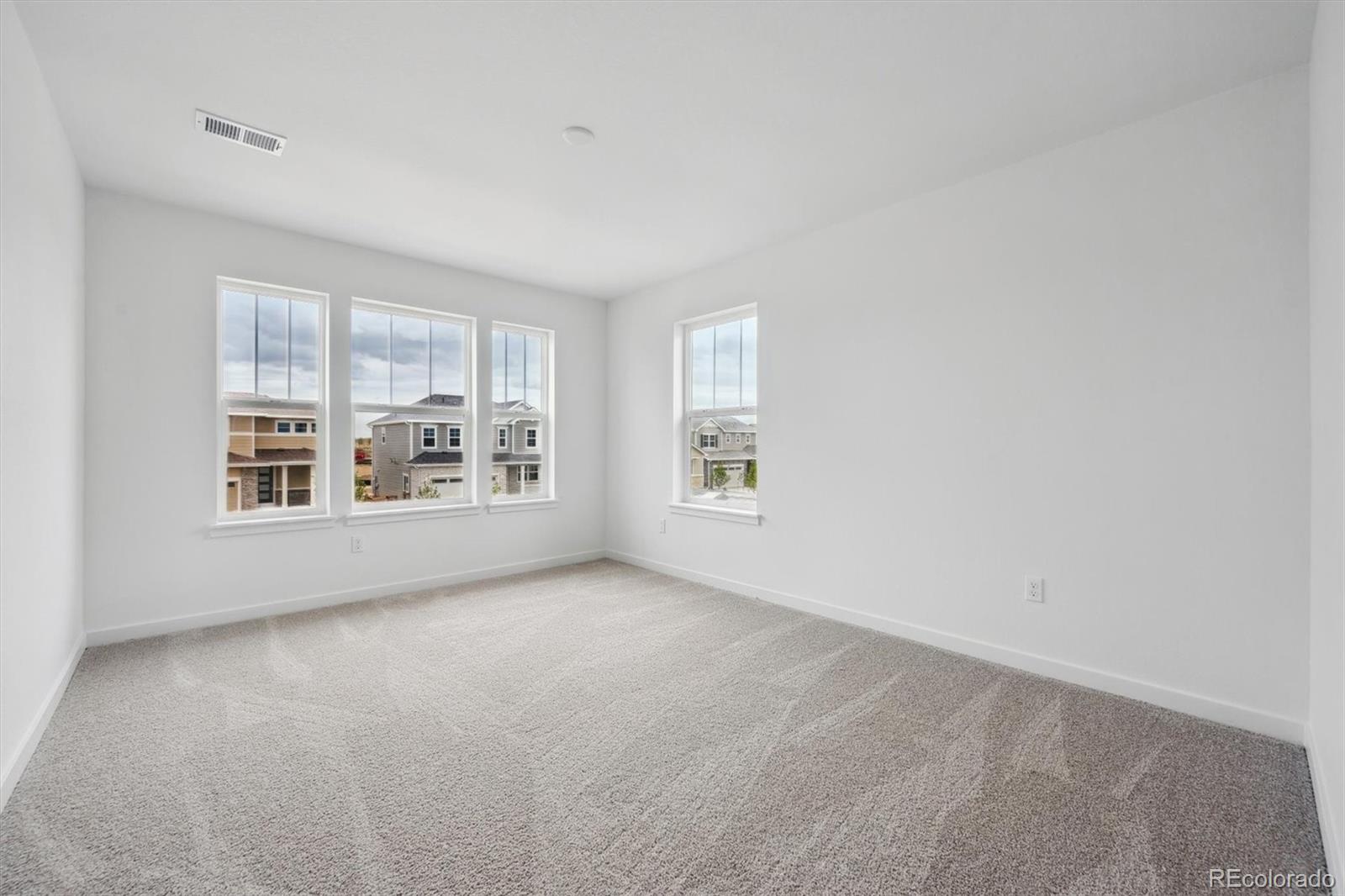 MLS Image #12 for 24768 e 40th avenue,aurora, Colorado