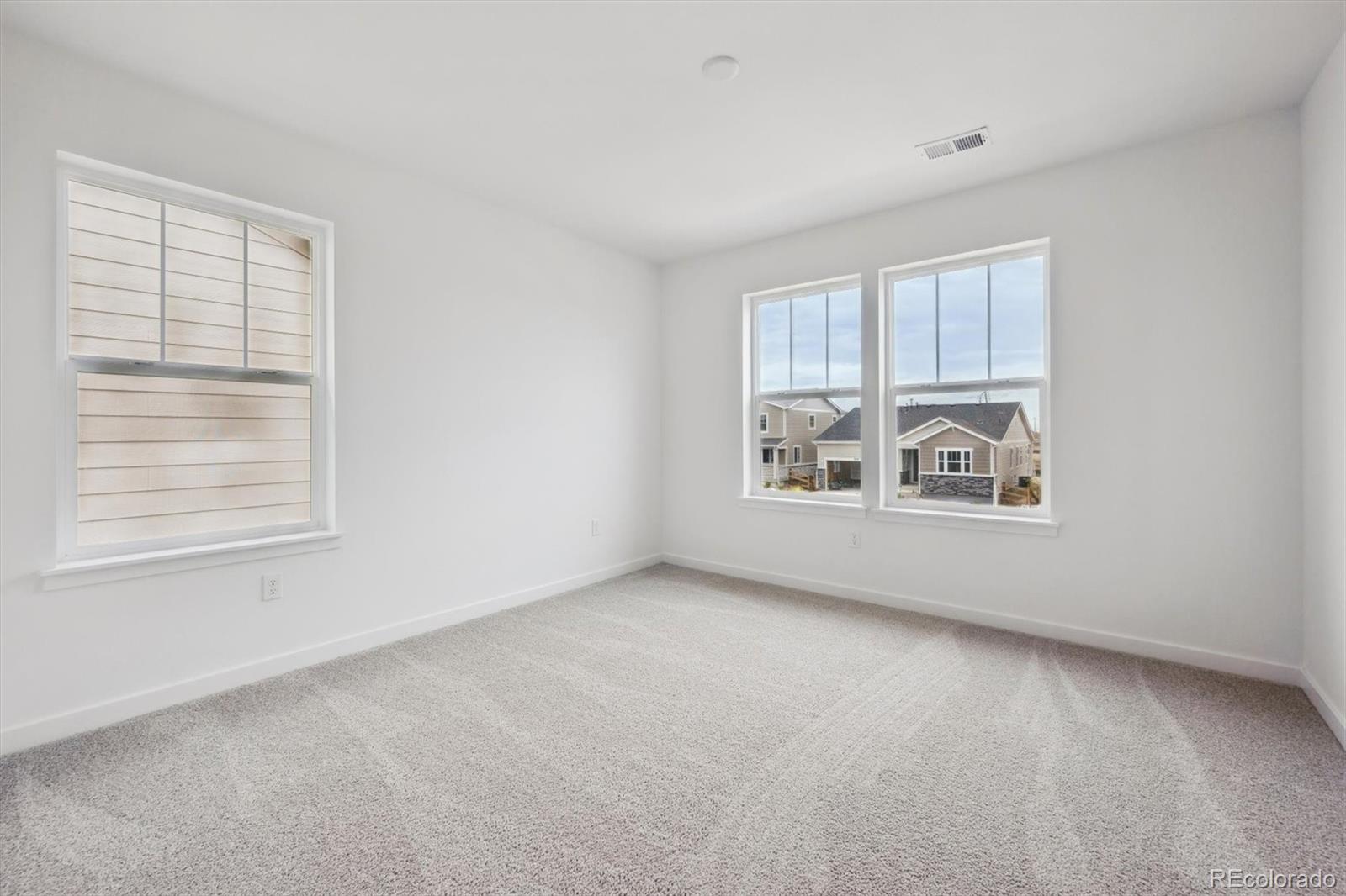 MLS Image #13 for 24768 e 40th avenue,aurora, Colorado