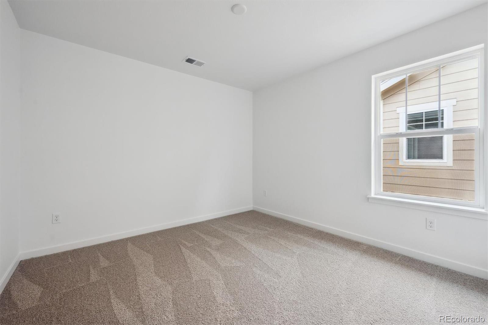 MLS Image #15 for 24768 e 40th avenue,aurora, Colorado