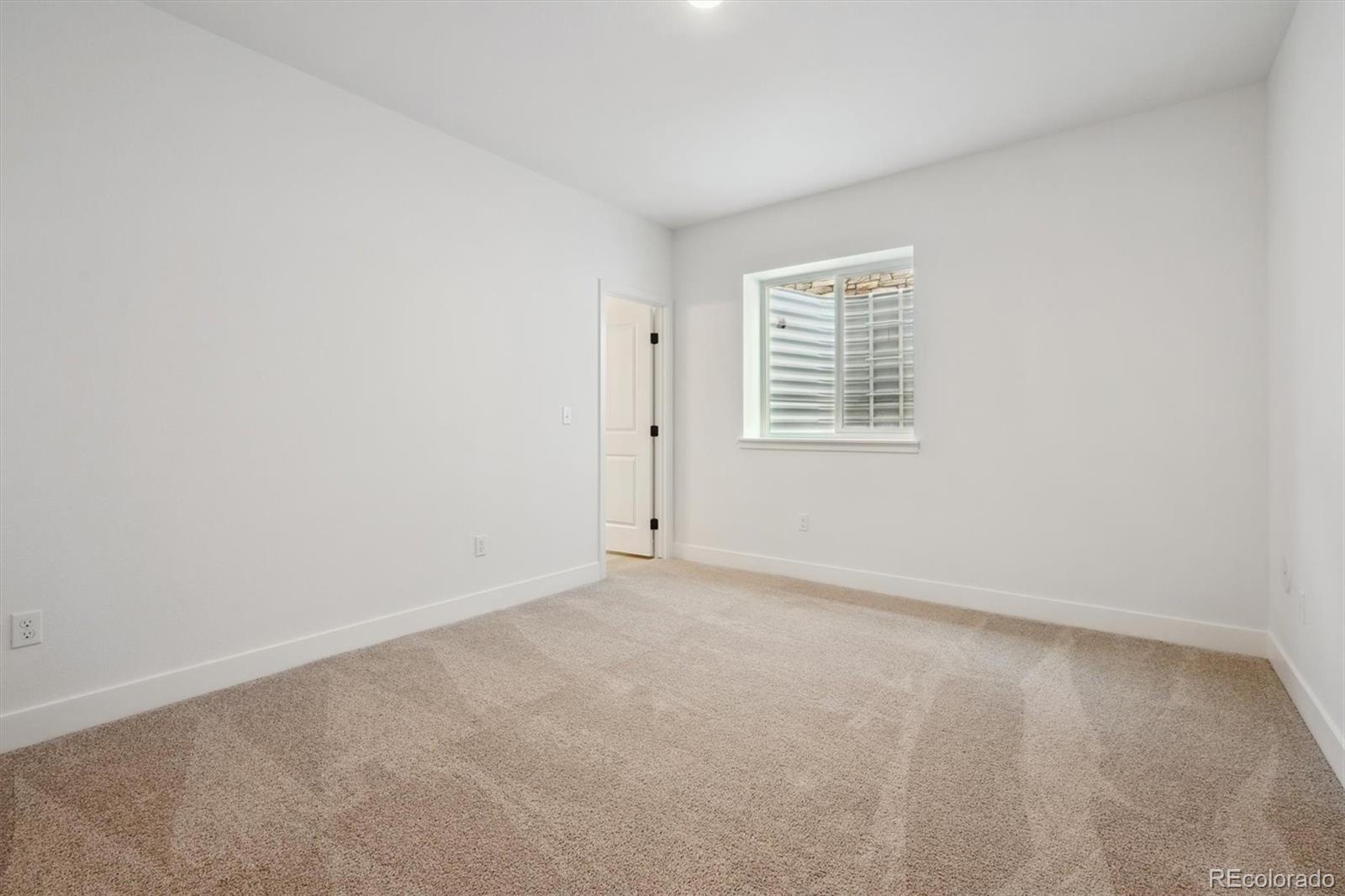 MLS Image #18 for 24768 e 40th avenue,aurora, Colorado