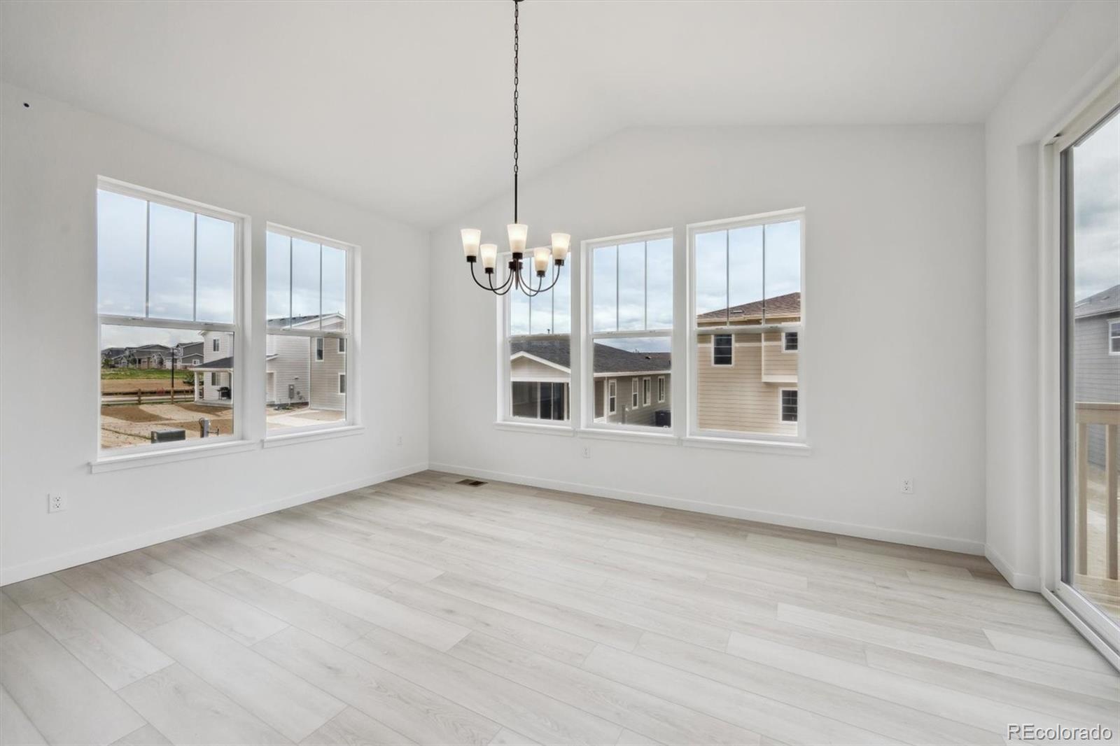 MLS Image #5 for 24768 e 40th avenue,aurora, Colorado