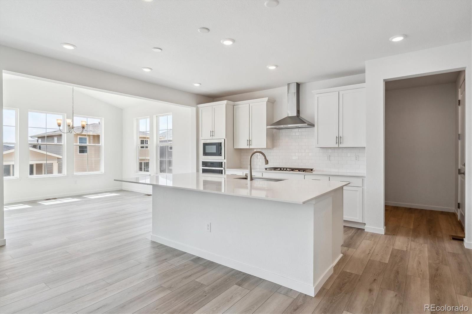 MLS Image #10 for 24778 e 40th avenue,aurora, Colorado